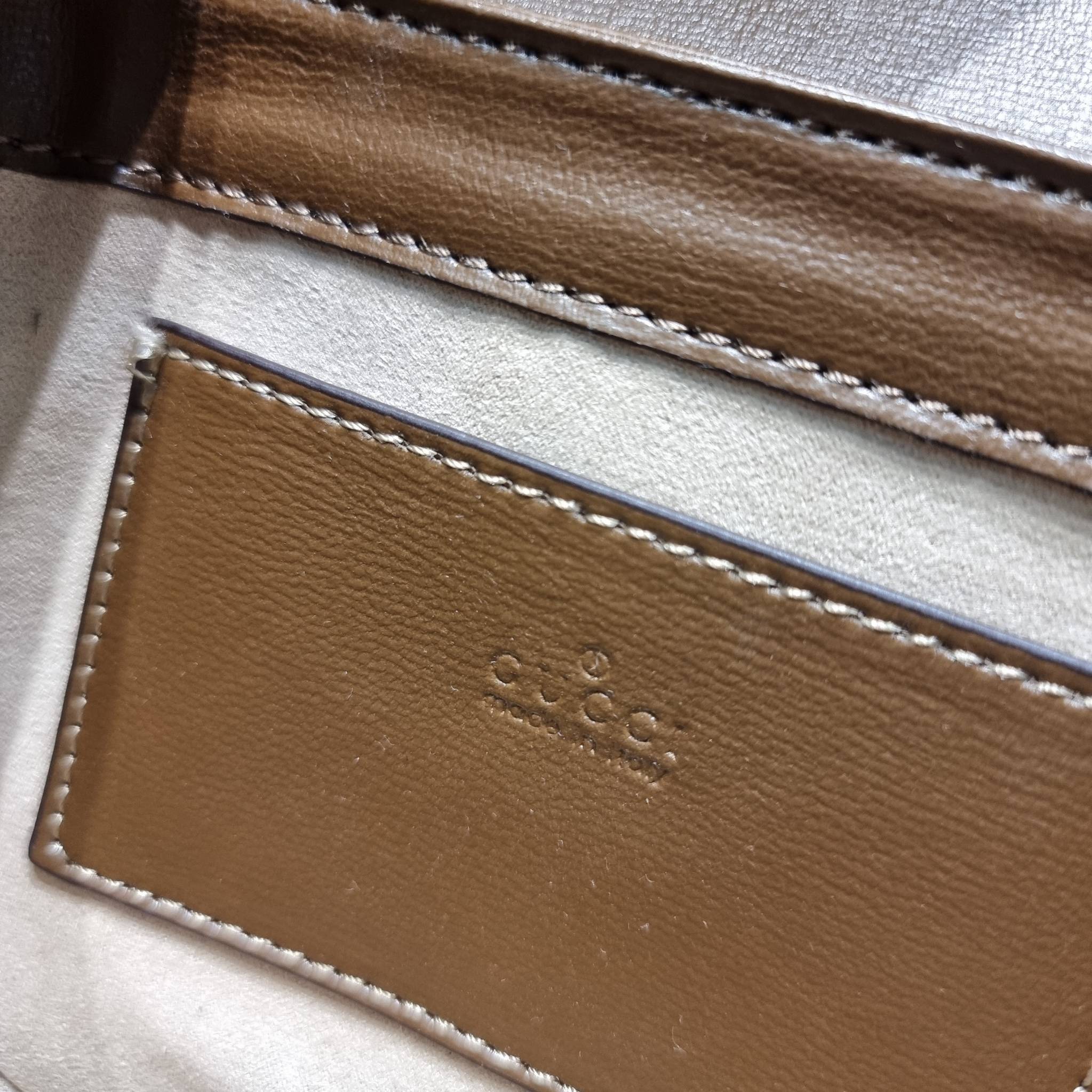 Gucci horsebit 1955 mini rounded bag / GUCCI BAG พร้อมส่ง 2 สี กระเป๋าสะพายไหล่/สะพายข้างทรงคลาสสิค มาในไซส์มินิ กะทัดรัด สวยอยู่ทรง **ล็อทราคาพิเศษสุดคุ้ม