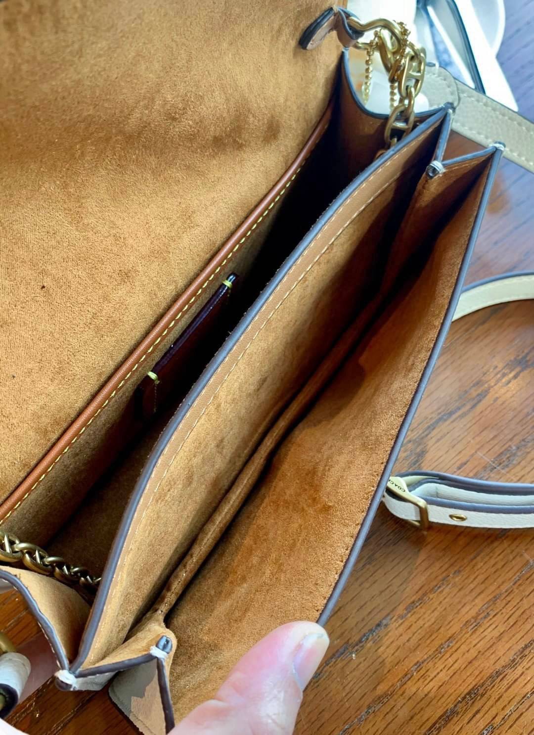 Coach Beat Crossbody Clutch In Signature Canvas With Horse And Carriage Print((6910//4760)) 🌈ได้ไปไม่ผิดหวังแน่นอนค่ะ! กระเป๋าหิ้วได้//คลัทออกงานได้//สะพายครอสบอดี้ร์ได้ สุดคุ้ม! หนังแท้อย่างดี smooth leather ค่ะ
