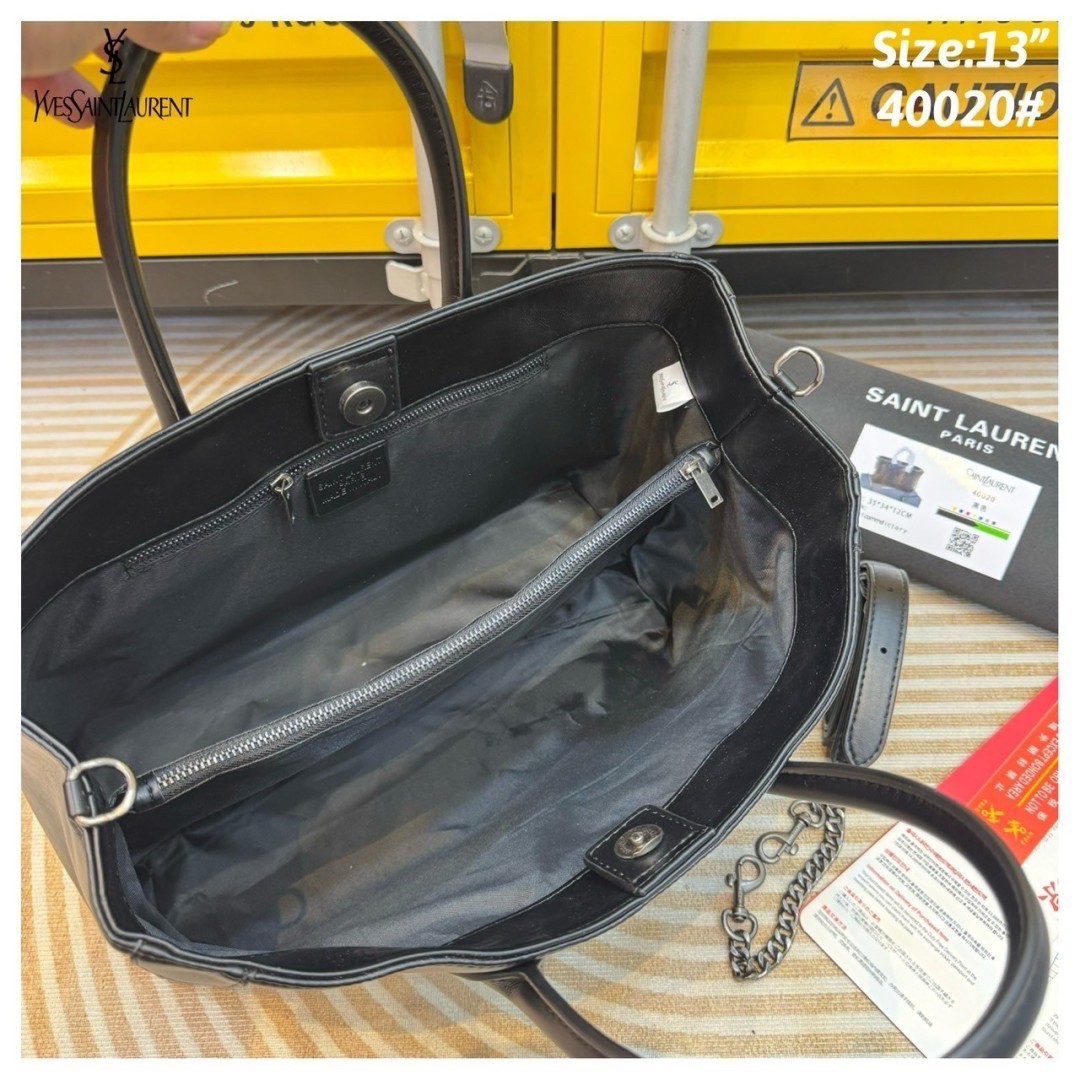 YSL Raphael Tote Bag กระเป๋าสะพายทรงโท้ทคอลใหม่ ขนาดกำลังสวย จุของได้เต็มที่ รูปทรงคลาสสิคชวนใช้ แต่งโลโก้หนังยับโดดเด่นเป็นเอกลักษณ์