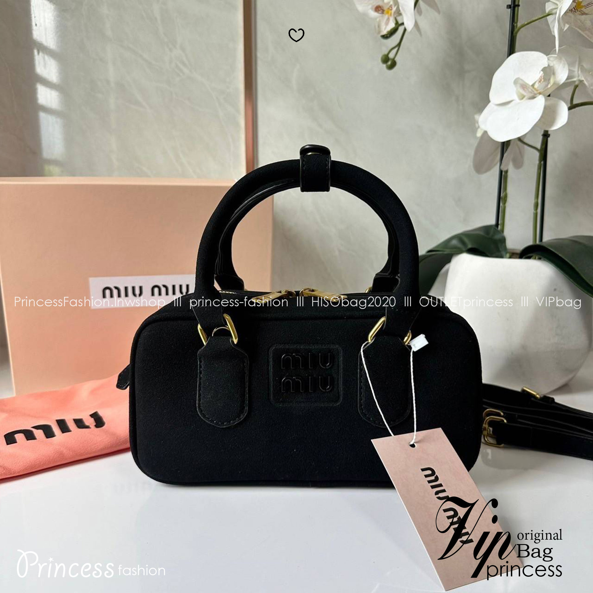 MIU MIU Arcadie padded suede top-handle bag กระเป๋าถือ/สะพาย คอลใหม่ล่าสุด รุ่นฮอทดีไซน์เหลี่ยม งานกำมะหยี่หนังกลับสวยละมุน น่ารักน่าใช้มากค่ะ