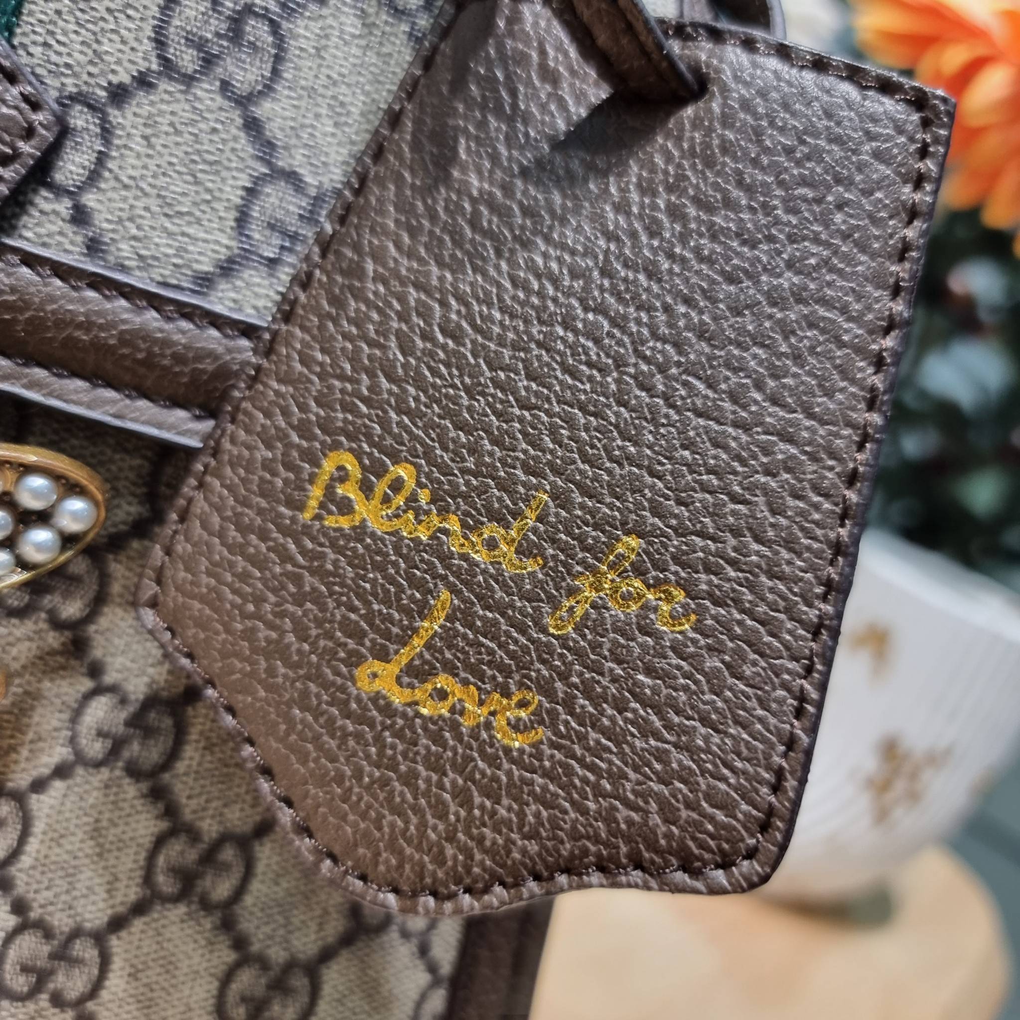 Gucci Queen Margaret Bee Bag / Gucci queen margaret crossbody handbag พร้อมส่ง กระเป๋าสะพายข้าง ดีไซน์สวย โดดเด่นไม่ซ้ำใคร เปิด-ปิดด้วยตัวกดล็อครูปผึ้ง พร้อมแท็กพวงหนังห้อยเก๋ๆ