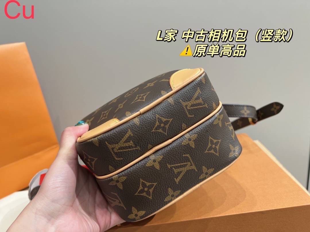 LV Amazon Monogram Crossbody Shoulder bag / LV Pochette Vintage Small Bag 6" กระเป๋าสะพายทรงแมสเซ็นเจอร์สุดคลาสสิควินเทจ ใช้ได้ทั้งชายหญิง ด้วยดีเทลความเป็นเอกลักษณ์ เรียบหรูด้วยความโดดเด่นจากลวดลายโมโนแกรม ขนาดกำลังดี พร้อมส่ง