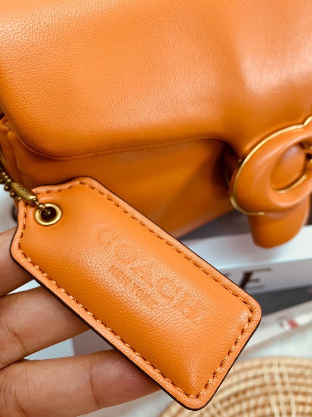 สีที่ขายดีที่สุด เหลือจากจองไม่กี่ใบนะคะ😁 COACH PILLOW TABBY SHOULDER BAG 18 ((C3880)) พร้อมส่งที่ไทย คุณภาพเกินราคา! กระเป๋าหิ้ว//สะพายแบบครอสบอดี้ร์ 🔺หนัง nappa หนานิ่ม นุ่มมากๆ รุ่นใหม่ล่าสุดค่ะ!