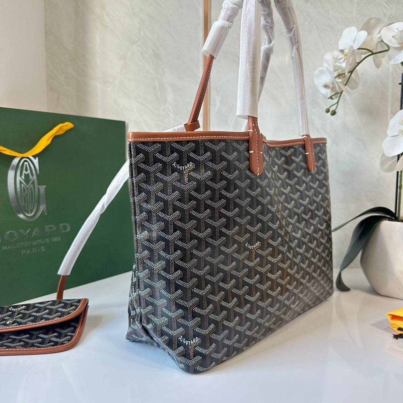 พร้อมส่ง 5 สี PM GOYARD ANJOU PM REVERSIBLE TOTE BAG / Goyard tote bag กระเป๋าทรงโท้ทใบใหญ่ เกรดไฮเอน 1:1 ใช้งานต่างประเทศได้ ภาพถ่ายจากงานขายจริง