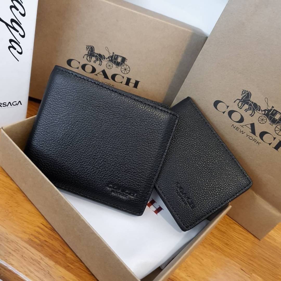 OUTLET 】พร้อมส่งเซ็ตสุดคุ้ม! มาครบ3สีขายดี เซ็ตกระเป๋าสตางค์+กระเป๋าที่ใส่บัตร แบรนด์ดังอย่าง COACH (FACTORY OUTLET) ที่มาพร้อม GIFT BOX สุดหรูอุปกรณ์ครบ! หนังลายและสีเดียวกันทั้งสองใบ ด้านในใส่บัตรได้หลายใบ พร้อมช่องใส่ธนบัตรอีกสองช่อง + ที่ใส่บัตรเพิ่ม(
