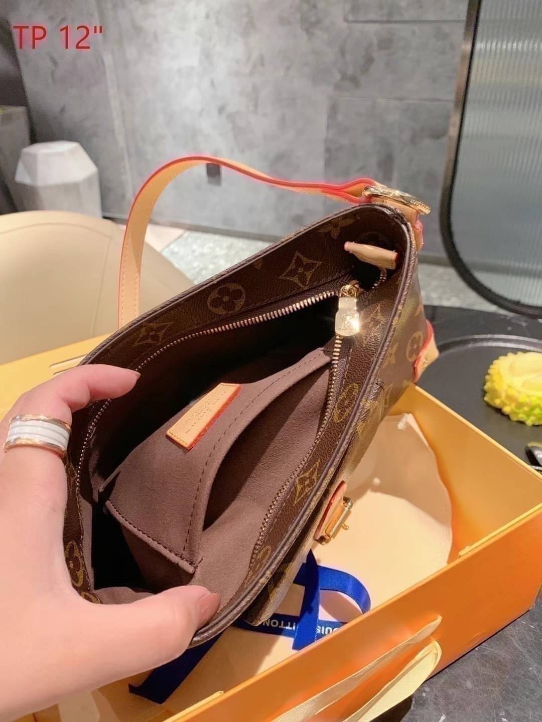 LV Shoulder Bag LV Crossbody Bag / LV Sologne Crossbody Monogram ภาพถ่ายจากงานขายจริง ใช้งานต่างประเทศได้