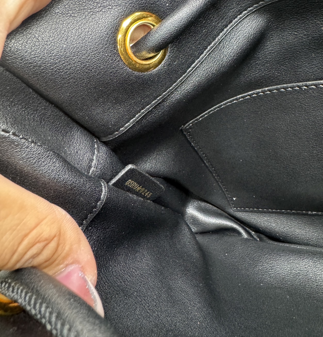 Medium DIOR Nolita Bag Black Macrocannage รุ่นใหม่ กระเป๋าสะพายทรงโท้ท งานหนังเต็มใบ สวยเรียบหรู ถือได้ สะพายยาวได้ เกรดออริ 1:1