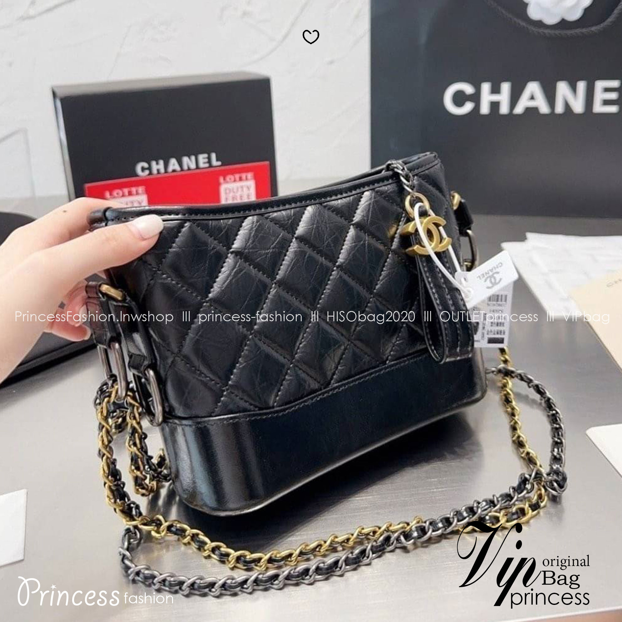 CHANEL Gabrielle Bag กระเป๋าสะพายซิกเนเจอร์ ดีไซน์ไม่เหมือนใคร เป็นเอกลักษณ์ สวยคลาสสิค No.1 ต้องยกให้ไอเท็มนี้เท่านั้น ใช้งานได้หลากหลาย สะพายได้ไม่ซ้ำ