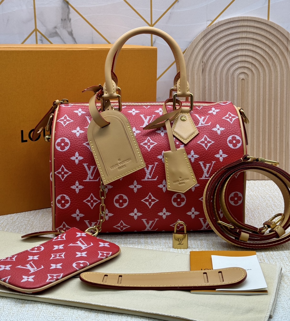 RUNWAY LV Speedy P9 Bandoulière 25 Soft Leather กระเป๋าสะพายสปีดี้รุ่นใหม่หรูหรา เกรดท็อปวีไอพี เกรดดีสุด 1:1 หนังแท้สวยงาม เก็บทุกรายละเอียด ใช้สลับแท้ ผ่านทุก ตม.