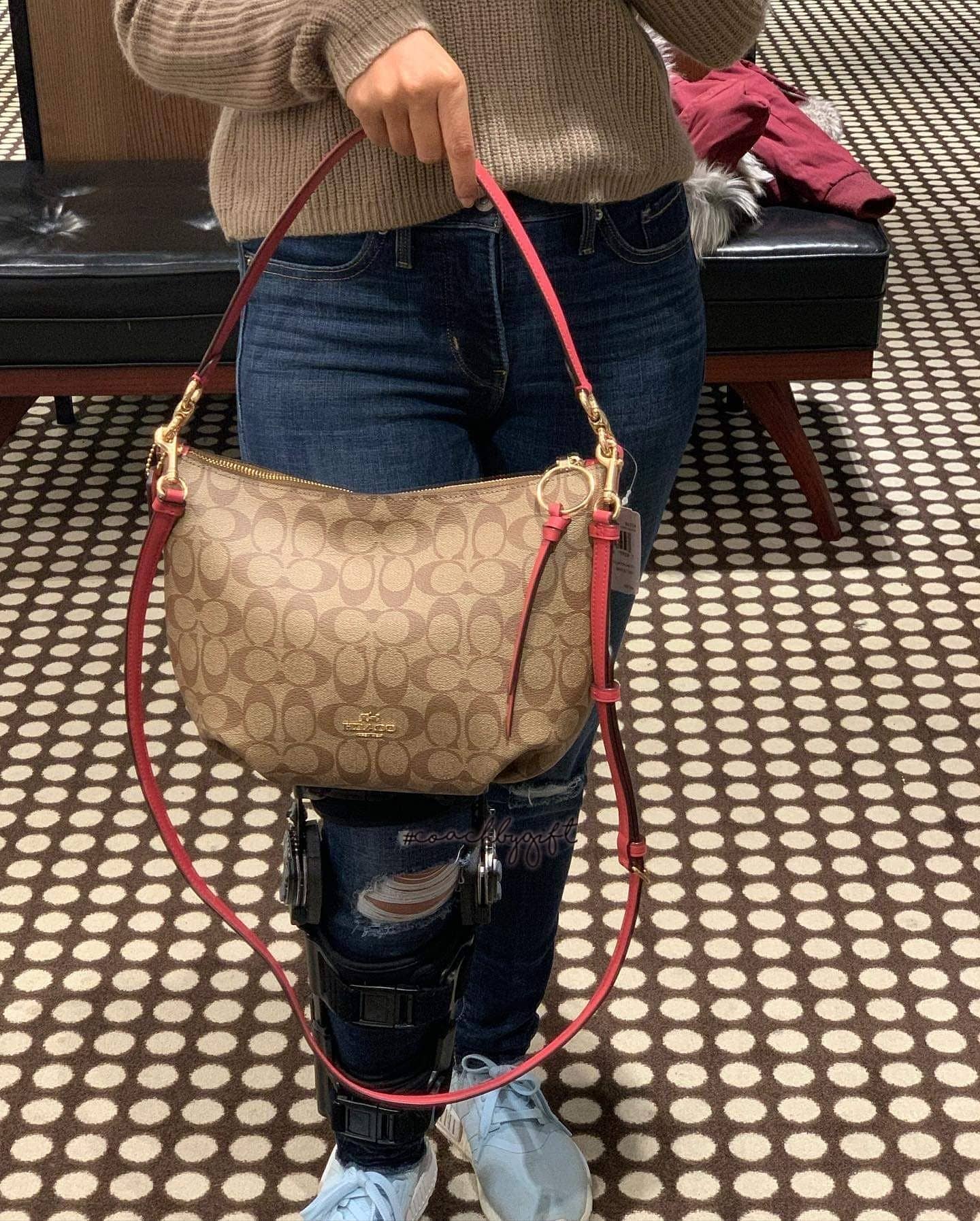 OUTLET 】ปรับราคาลง ได้ไปไม่ผิดหวังแน่นอนจ้าา💥 Coach Pebble Leather Small Skylar Hobo Shoulder Bag((90738)) พร้อมส่งที่ไทย ล่าสุด! กระเป๋าหิ้ว//สะพายข้างได้ ทรงน่ารัก ละมุน หนังแท้ หนังนิ่มมือดีมาก หลงรักแน่นอนค่าา! เปิดปิดกระเป๋าแบบซิปมีพู่ห้อย ใช