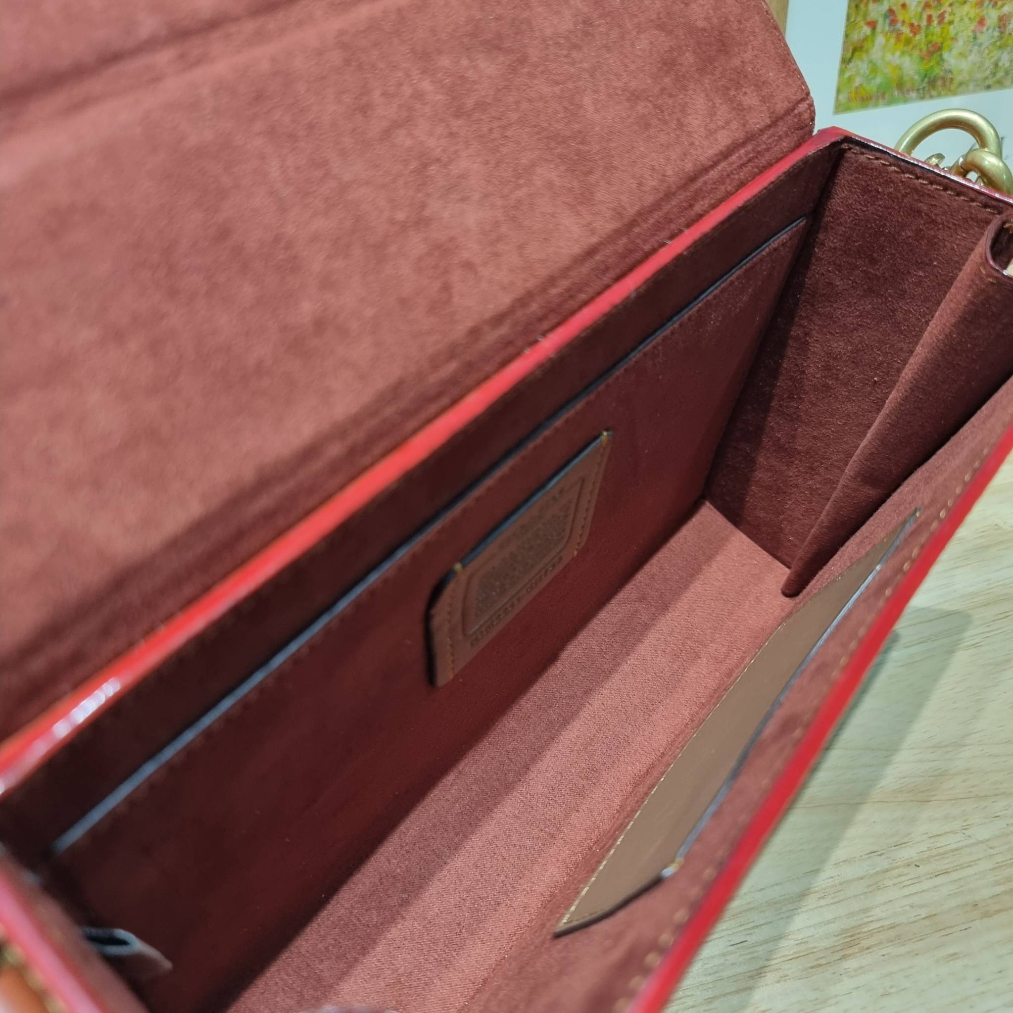 COACH CH798 TABBY BOX BAG IN SIGNATURE CANVAS ดีไซน์ใหม่ปี 2023 กับกระเป๋าสะพายมัลติฟังก์ชั่น ครบครัน ใช้งานได้หลากหลาย สวยคมชัด คลาสสิคใช้ได้ทุกลุค