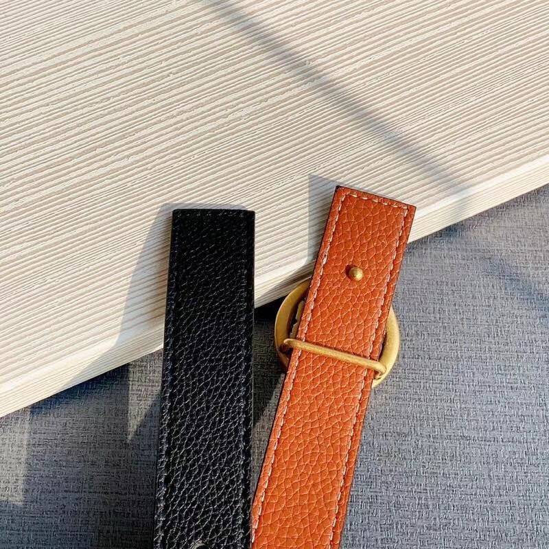 Tory burch reversible leather belt เข็มขัดที่แสนจะธรรมดา ราคาจับต้องได้ แต่คุณภาพคับเส้น เพราะไม่ว่าจะเป็นดีไซน์ที่สวยงามแบบเรียบหรูดูแพง อีกทั้งใช้งานได้ทั้งสองด้าน จึงทำให้ใช้สวมใส่ได้หลากหลายโอกาส
