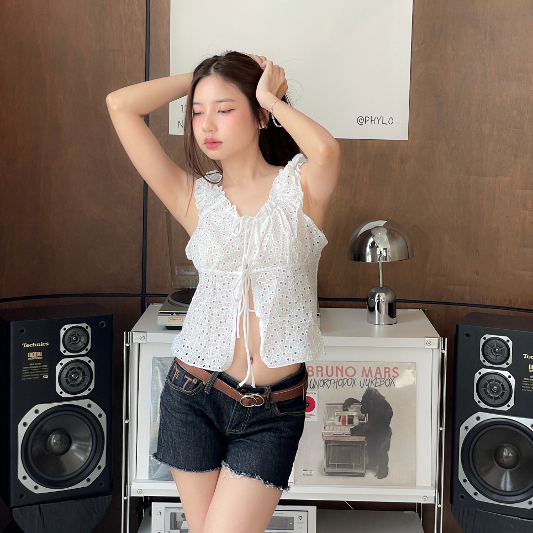 MIME - Frilly Mood เสื้อแขนกุดผ้าฉลุลายดอก ปักลูกไม้เนียนๆ ทั้งตัว