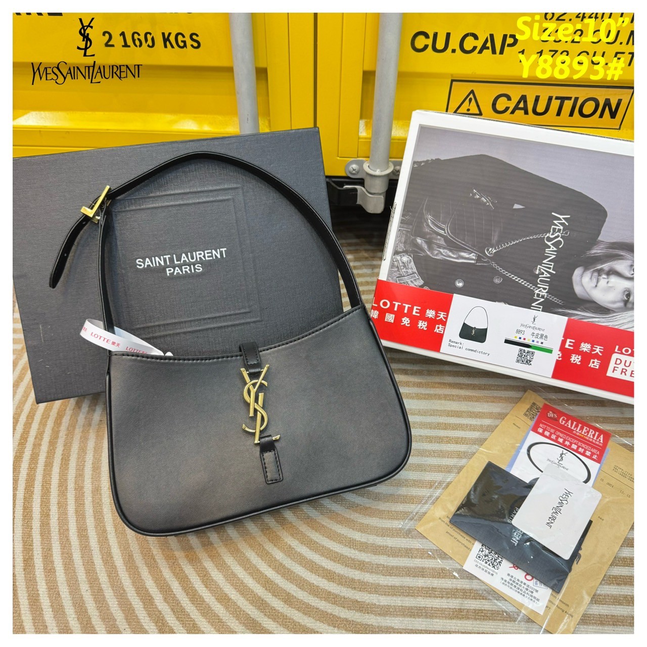 YSL le 5 à 7 Hobo Bag กระเป๋าสะพายไหล่ดีเทลหรู ฮอตไม่หยุด ฉ่ำสุดตัวแม่ คลาสสิค ดีเทลหรู สวยครบทุกมุมตอบโจทย์ทุกไลฟ์สไตล์ ใช้งานได้ง่ายและสะดวก หนังเรียบสวยน้ำหนักเบา คมชัด ดูแพงที่สุด