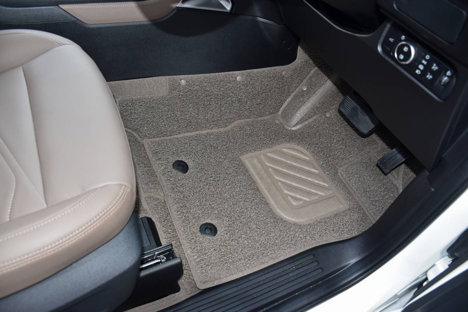 พรมดักฝุ่นไวนิล FORD NEW EVEREST ปี2023 พรมดักฝุ่นในรถยนต์ รีดขอบ เกรดA หนานุ่ม เข้ารูป เต็มคัน