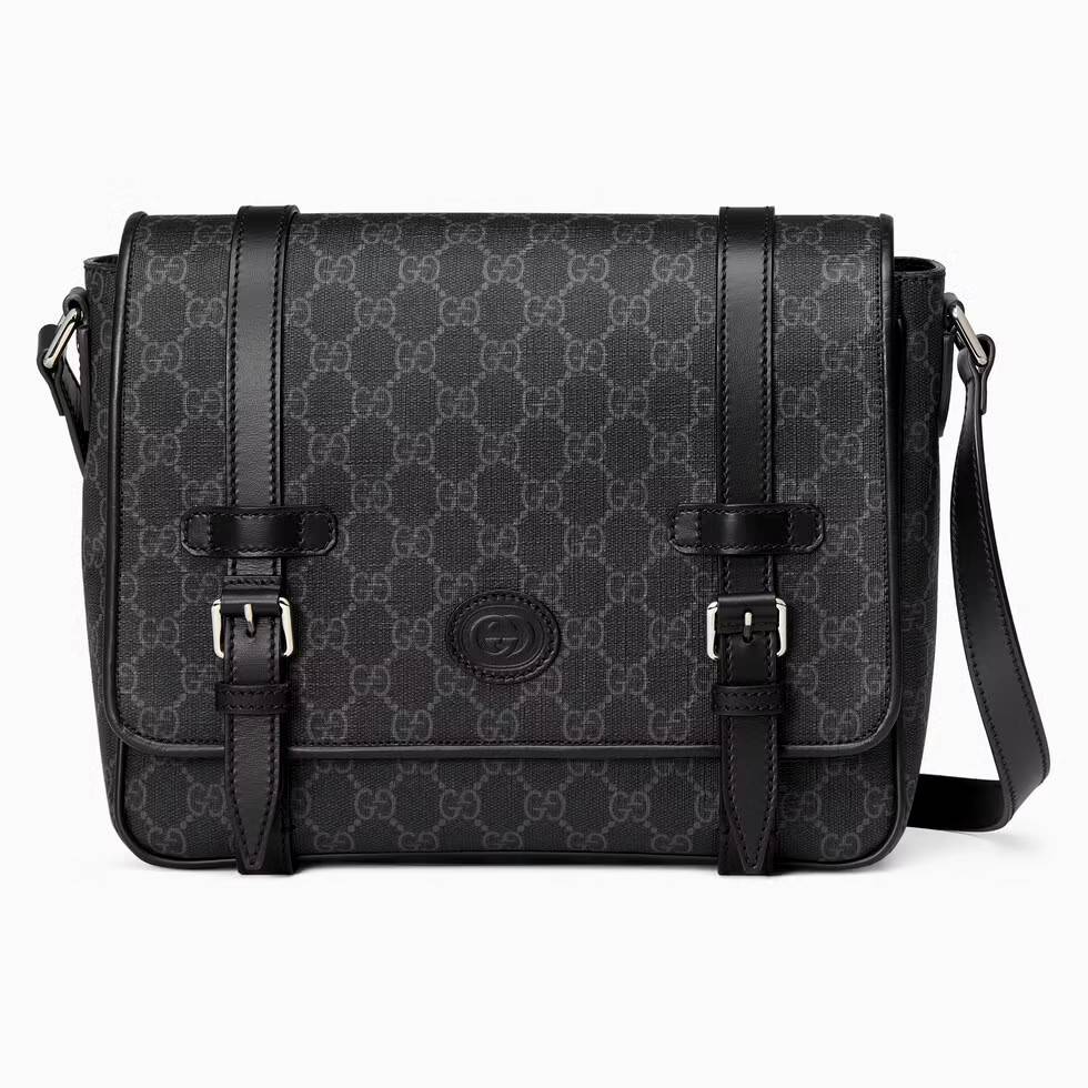 Gucci GG Supreme messenger bag GC MESSENGER VINTAGE BAG กระเป๋าสะพายข้างทรงแมสเซนเจอร์ ย้อนยุค ลุคผู้ดีแบบลูกคุณ ดีไซน์ unisex ใช้ได้ทั้งชายและหญิง พรีเมี่ยมกิ๊ฟวีไอพี วัสดุหนังแคนวาส ใช้งานง่ายด้วยฝาเปิดกระดุมแม่เหล็ก ด้านหลังมีช่องเก็บของจุกจิกได้ ภายใน