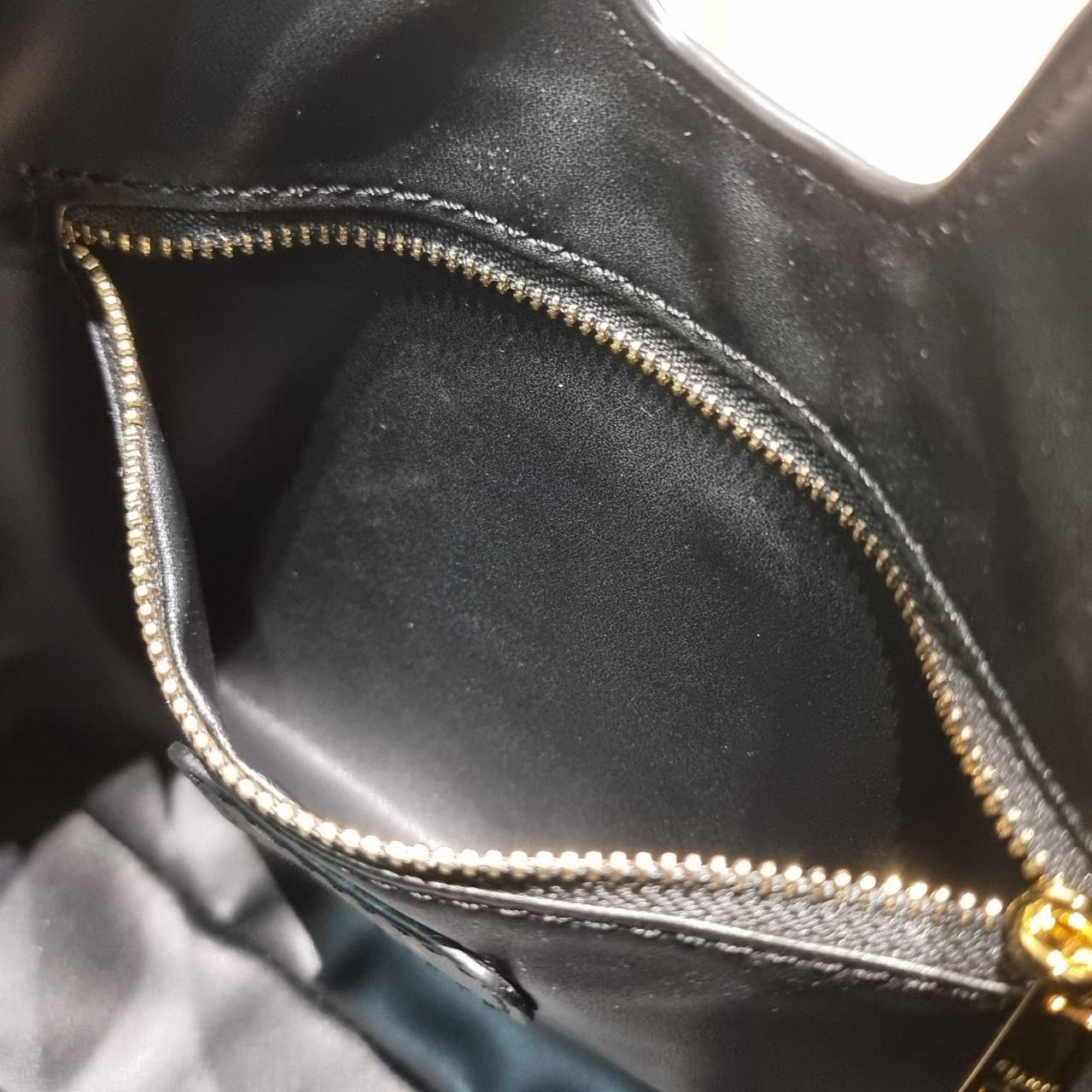 CELINE small camille soft bag มาแรงมาก! กับกระเป๋าที่ตัวแม่ใช้กันเยอะสุดๆ แม่ชมเอย อินฟลูดังๆมีใช้กันครบ ด้วยรูปทรงยอดนิยม