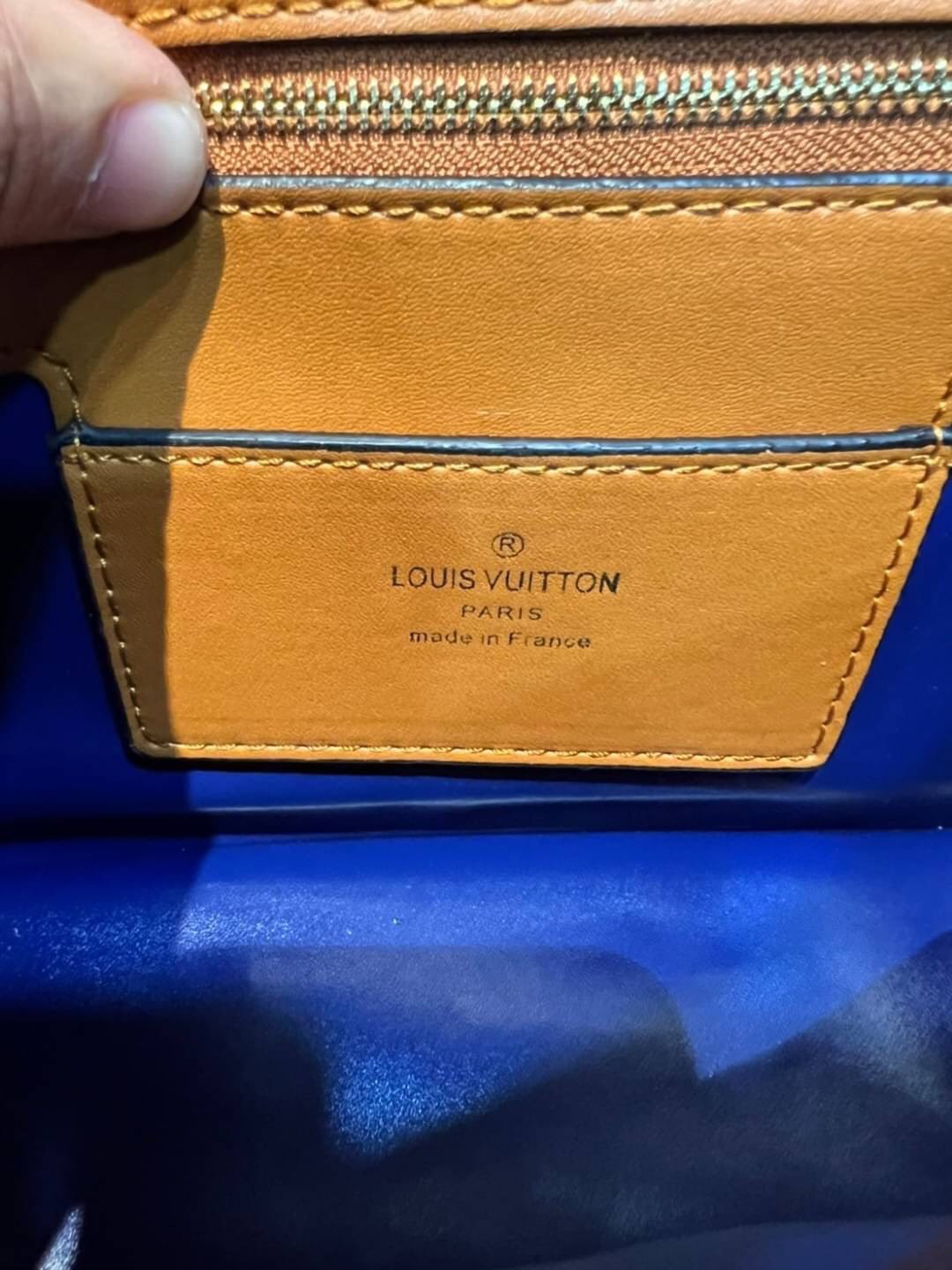 VIP 】หนังแท้ Louis Vuitton Crossbody & Shoulder Bag พร้อมส่งที่ไทย 3 สี Size 23cm