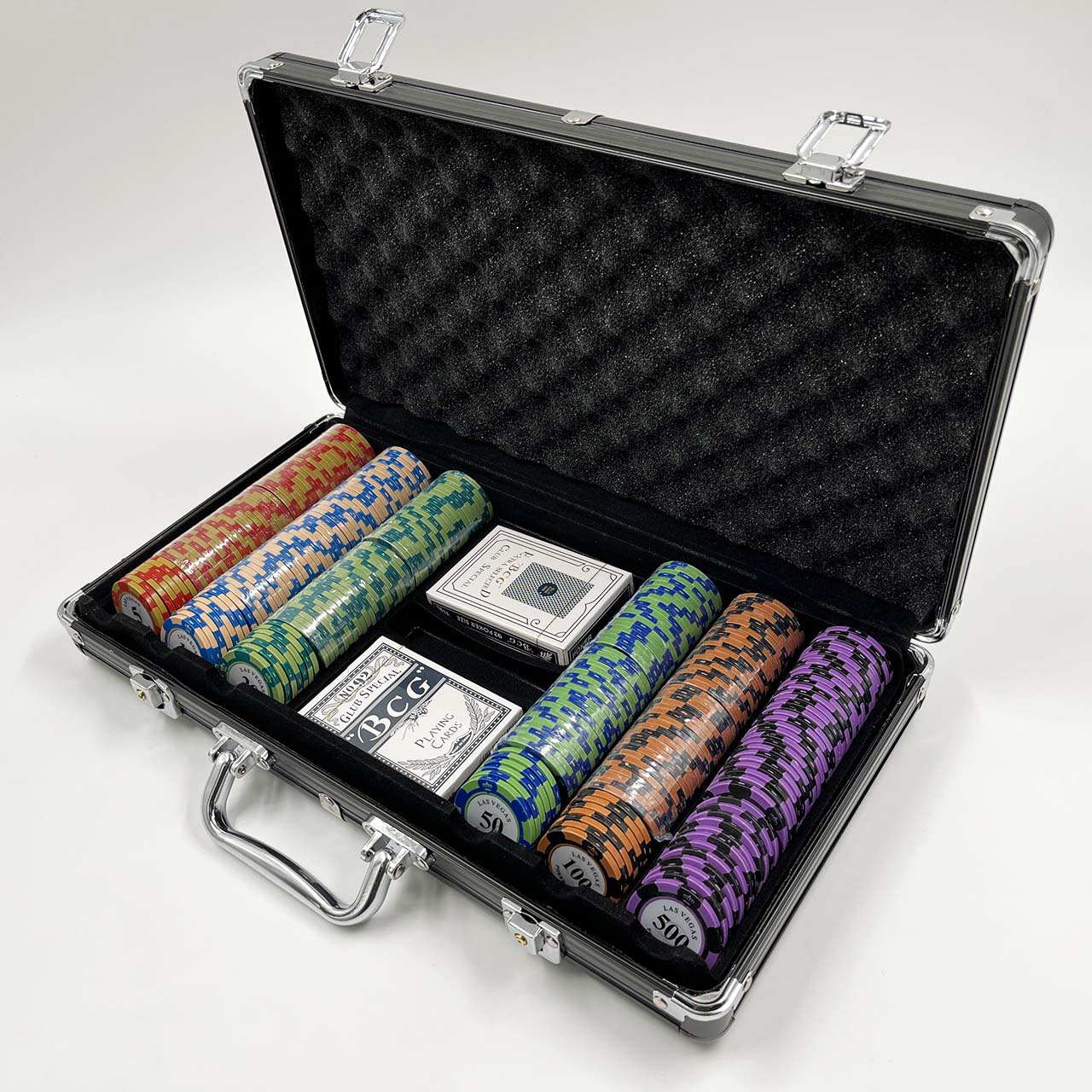 ชุดชิปโป๊กเกอร์เกรดพรีเมี่ยม พร้อมกระเป๋าใส่ชิปสีดำขนาดบรรจุ 300ชิป