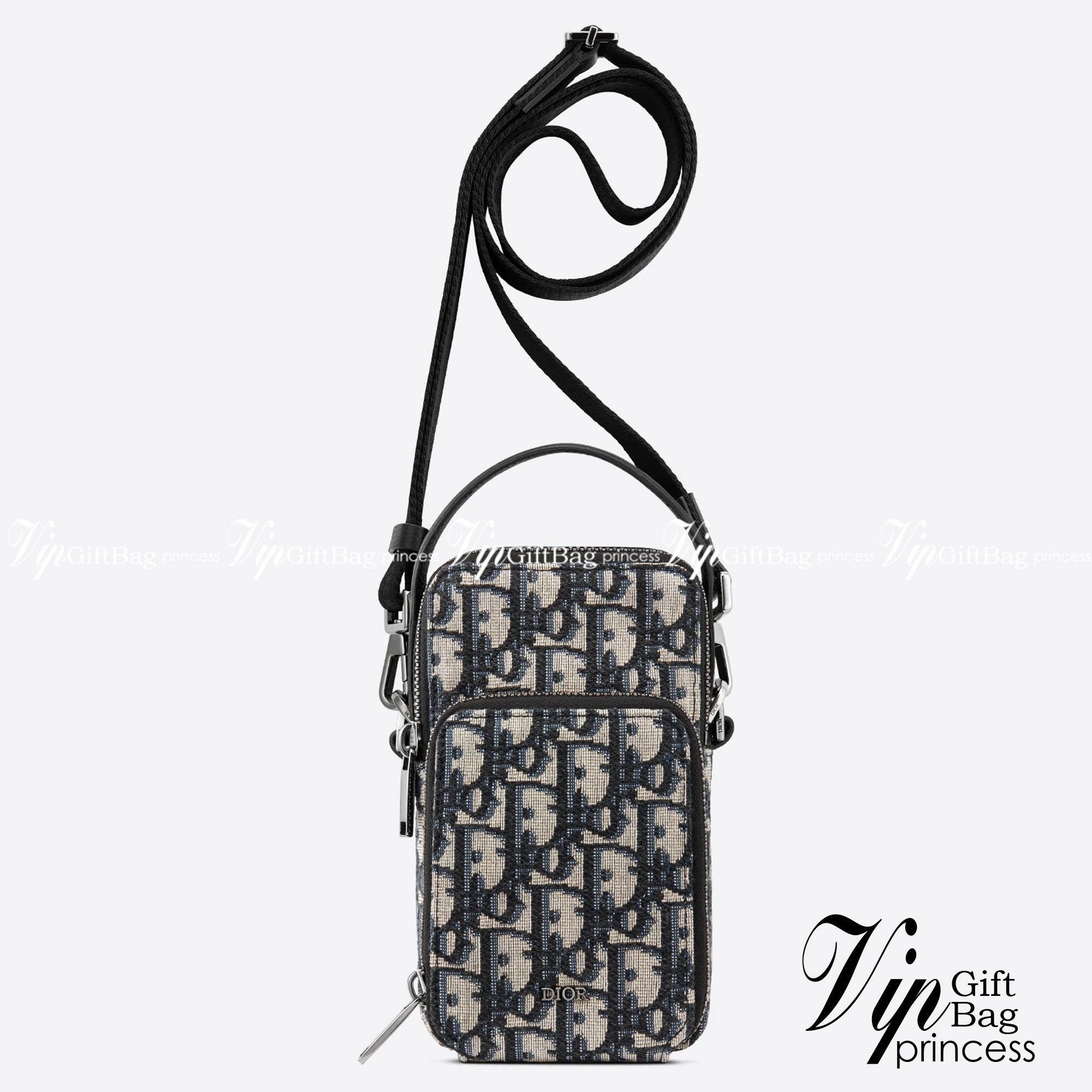 DIOR Micro Rider Pouch Beige and Black เกรดใช้งานสลับใบจริงได้ ออริจินอล กระเป๋าสะพายใส่โทรศัพท์ใส่บัตร สายสะพายข้างถอดได้ ปรับระดับได้ วัสดุหนังใช้เป็นหนังแท้ รายละเอียด การตัดเย็บละเอียด ตอบโจทย์การใช้งานมาก ภาพสินค้าถ่ายจากงานขายจริงใช้งานต่างประเทศได้