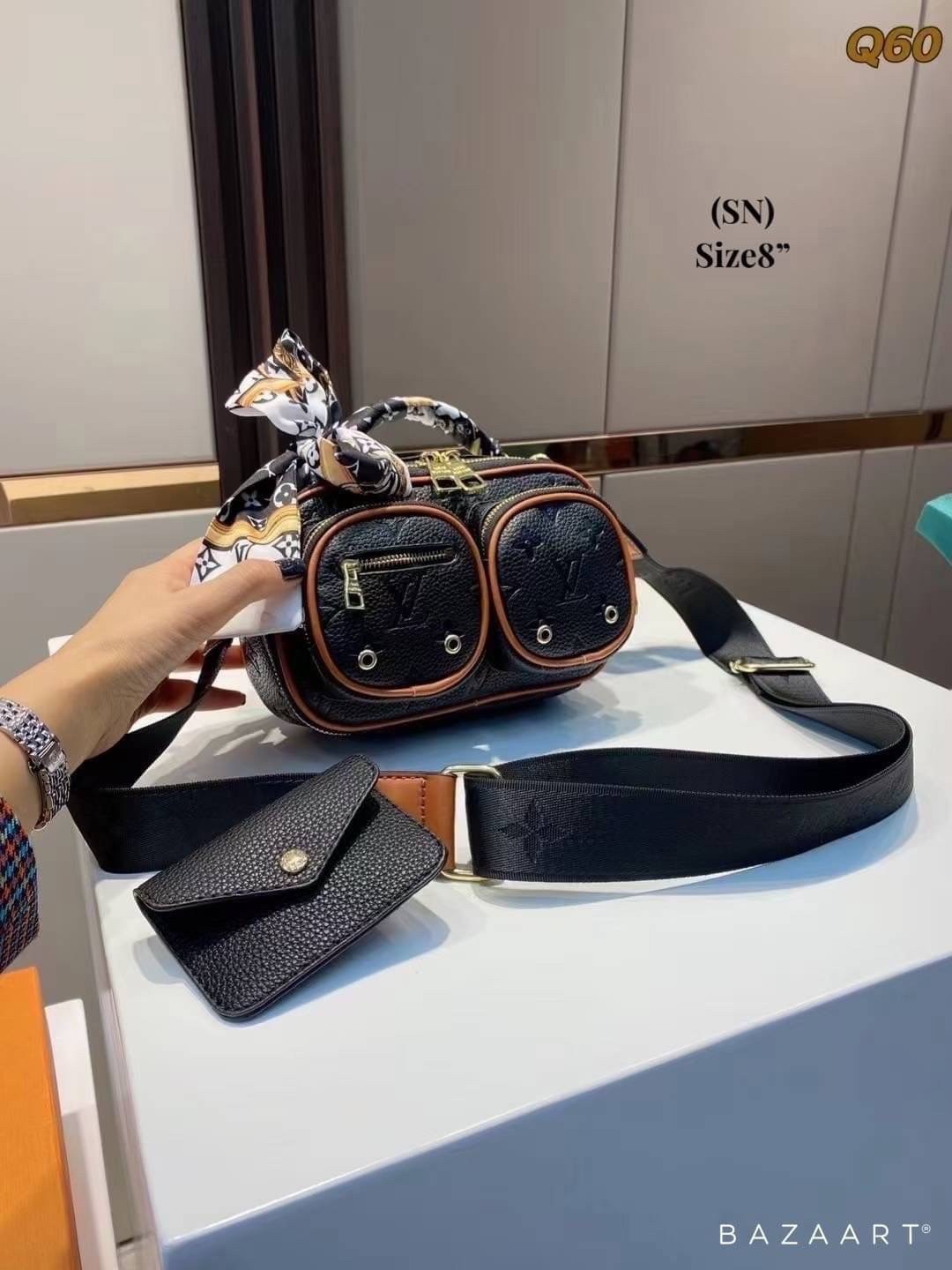 LV UTILITY CROSSBODY Monogram coated canvas ภาพถ่ายจากงานขายจริง ใช้งานต่างประเทศได้