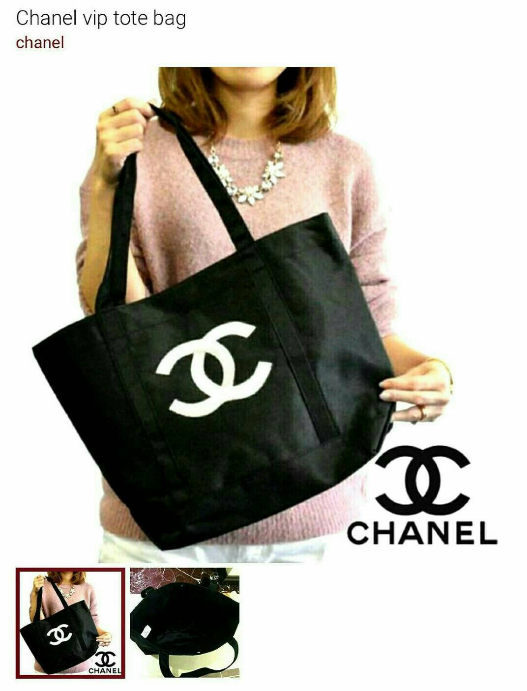 Must Have! Chanel Satin Shopping Bag กระเป๋าสะพายทรง Shopping Bag พรีเมี่ยมกิ้ฟ Limited Edition ของแท้ 100% นำเข้าจาก Chanel Perfume Counter ใบใหญ่วัสดุ SATIN ประดับคริสตัลสีดำโลโก้ CC สุดคลาสสิค ซับใน Polyester 100% เปิดปิดด้วยกระดุมแม่เหล็ก น้ำหนักเบา จ