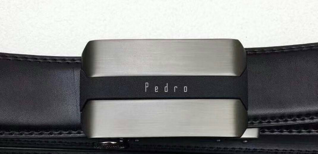 PEDRO MEN LEATHER BELT (Free Size) เข็มขัดหนังจาก PEDRO MEN หัวเข็มขัดโลหะ โลโก้แบรนด์ที่หัวเข็มขัด คุณภาพดีตามแบบฉบับของแบรนด์ สายเข็มขัดหนังเรียบสีดำ สายปรับใช้เข้าได้กับทุกชุด มาพร้อมกล่องและถุงกระดาษแบรนด์มอบเป็นของขวัญได้นะคะ