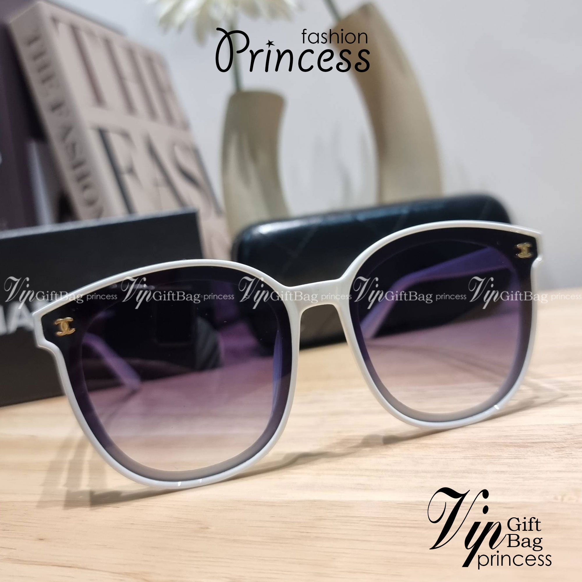 Chanel eye-glasses UV protection gift Box set สุดคุ้ม มาพร้อมอุปกรณ์ครบเซ็ท ดีไซน์ชิคมากแม่!! รับรองไม่ซ้ำใคร ใส่เสริมโหงวเฮ้ง ดูผู้ดี มีพกติดตัวไว้ไม่ตกเทรนด์ ใช้ได้ทุกโอกาส ทุกสถานการณ์ ใส่ที่บ้านถนอมสายตา