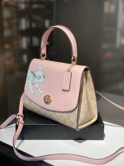 Coach Disney X Tilly Top Handle In Signature with Dalmatian Blossom/Light Khaki Multi Coated Canvas Satchel กระเป๋าถือและสะพายข้างรุ่นลิมิเตด คอลเลคชั่น Disney น่ารักมากค่ะ ใส่กระเป๋าสตางค์ใบยาวได้