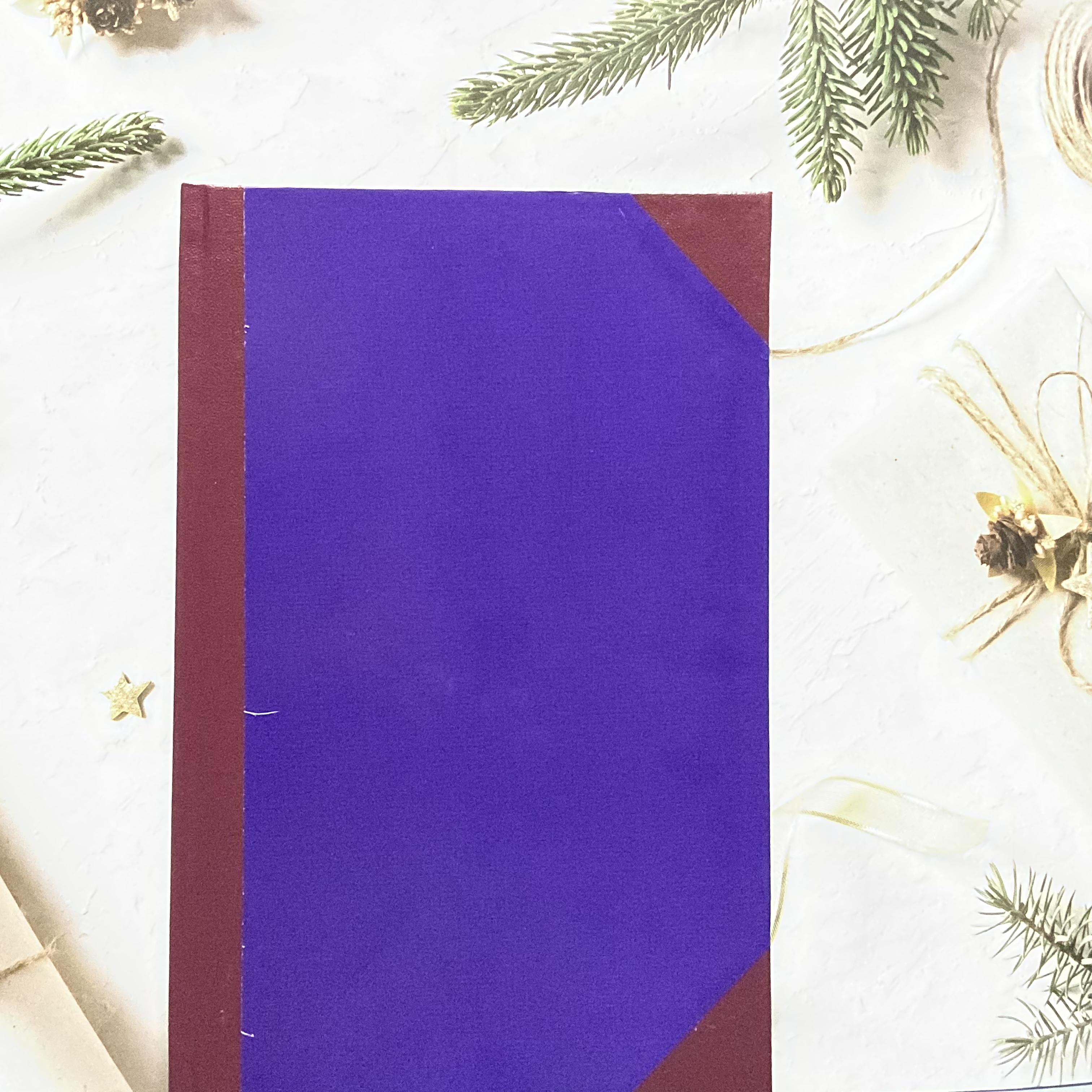 สมุดปกแข็งมุมมัน #2 5/100ผ. 70แกรม 20.5*32cm มีเลขหน้า