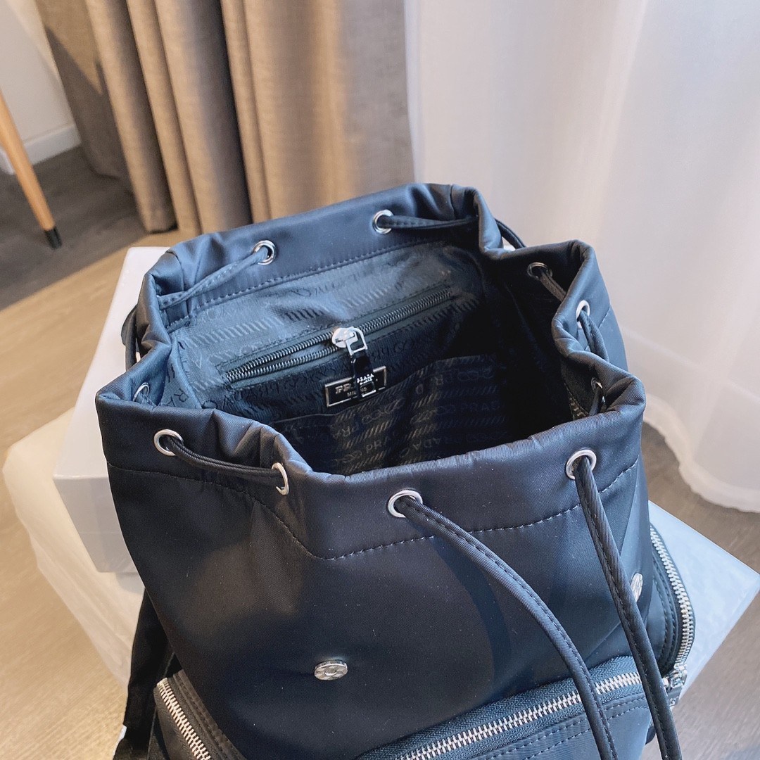 RADA NYLON BACKPACK กระเป๋าสะพายเป้ วัสดุทำจาก ผ้าNylon คุณภาพดี