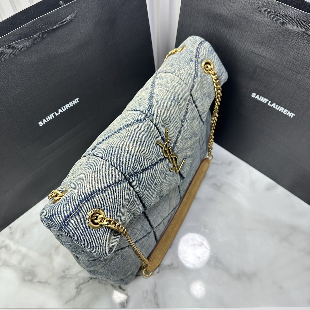 YSL Puffer denim shoulder bag กระเป๋าสะพายเดนิมฟอก สวยเท่ห์คลาสสิกลายเชฟล่อนเป็นเอกลักษณ์ ENVELOPE FLAP BAG WITH SOFT CHEVRON 🧡เกรดออริ ใช้งานต่างประเทศได้