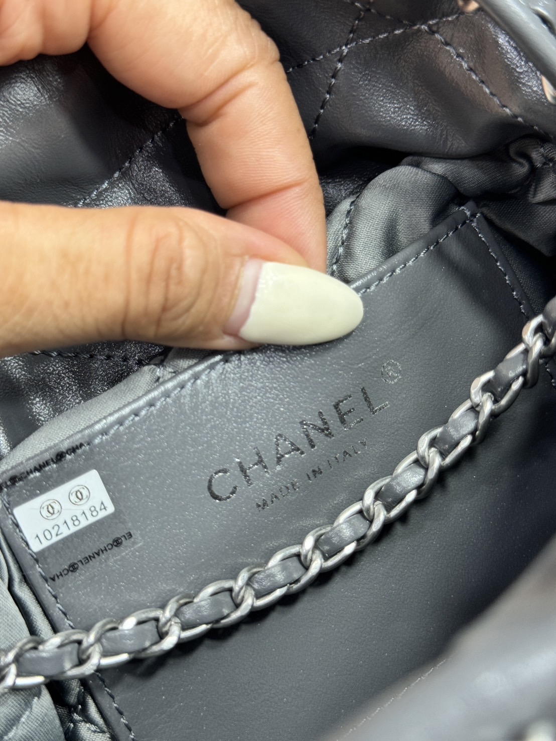 พร้อมส่ง 11 สี ORI หนังแท้ | CHANEL 22 Mini Handbag กระเป๋าสะพายสุดหรู รุ่นยอดนิยม 🤍 เกรดออริจินอล หนังแท้ ภาพถ่ายจากงานขายจริง ใช้งานต่างประเทศได้