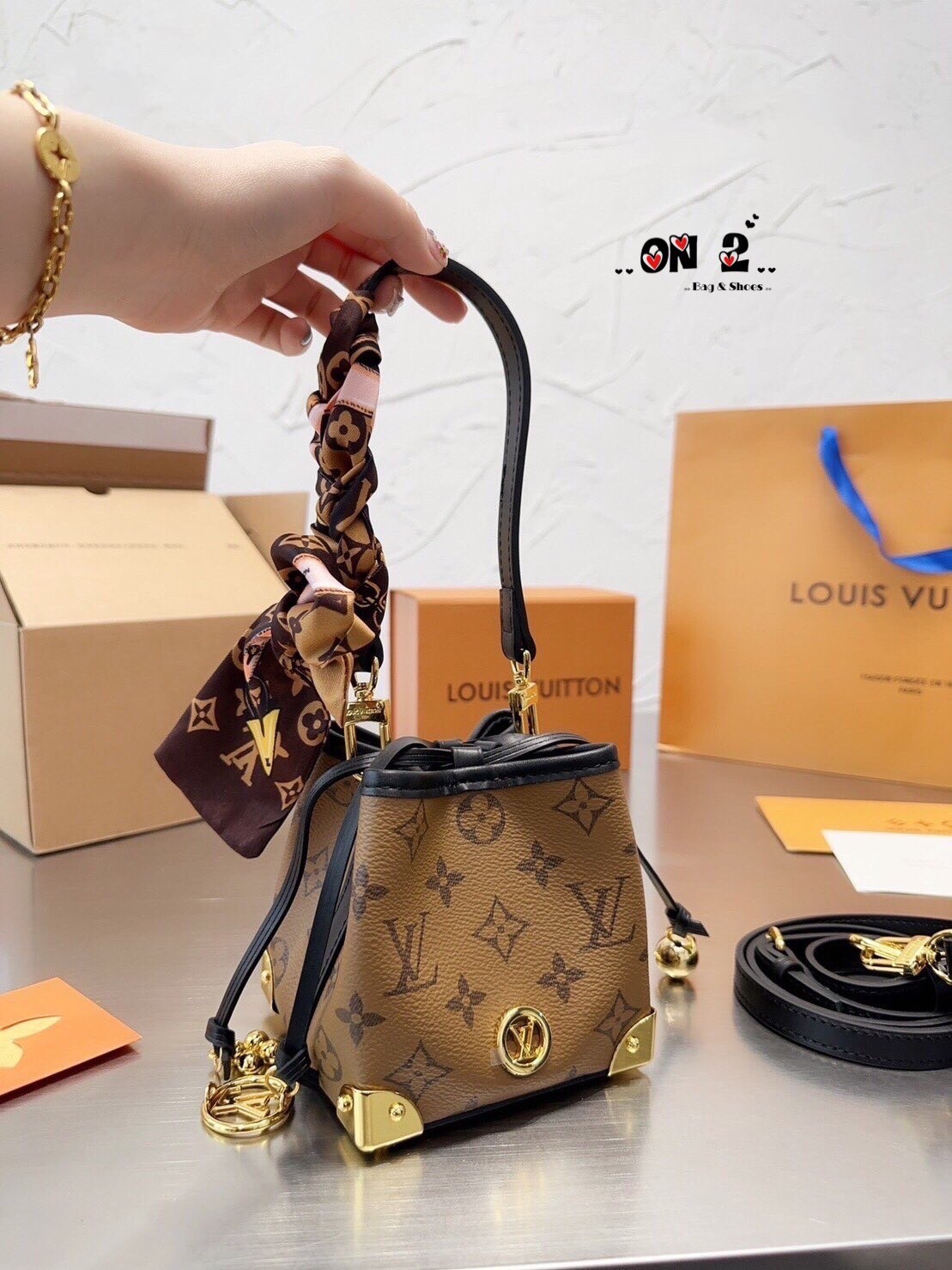 LV neonoe monogram mini / LV mini bucket bag / LV NeoNoe Purse Mini อีกหนึ่งรุ่นท็อปฮิต กับดีไซน์ใหม่ไซส์มินิ ใบจิ๋วน่ารักลูกคุณหนูมาในกล่องLV 2ชั้น หรูหราใช้เองหรือให้เป็นของขวัญก็ดีต่อใจมากๆ