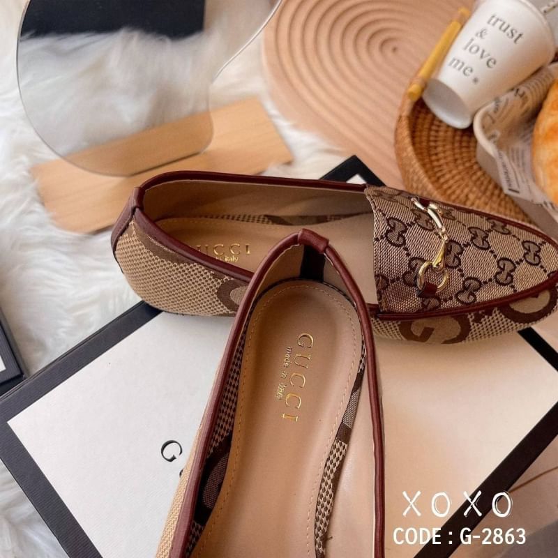 GUCCI รองเท้าคัชชู GG jumbo collection ใหม่ ล่าสุดปีนี้เลย ผ้าลายใหม่ ไม่เหมือนใคร งานชนช้อปค่ะ ปั้มแบรนด์ สวยมาก