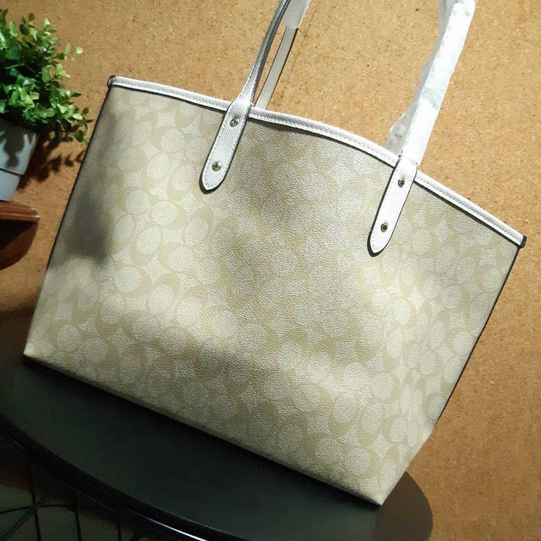 COACH F36658 REVERSIBLE CITY TOTE IN SIGNATURE CANVAS WITH POUCH