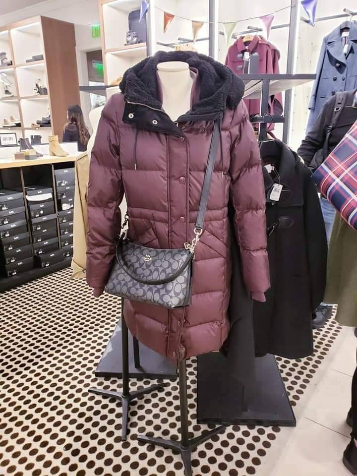 COACH LEWIS SHOULDER BAG IN SIGNATURE CANVAS (COACH F85696)🌺พอชใบใหญ่ ใส่ของได้จุใจ มีสายให้ 2 สาย อะไหล่สีทอง หรูหรา คลาสสิค สายยาวถอดได้ ปรับได้ ช่องด้านใน กว้างมากๆ ใช้ได้ทุกโอกาสจริงๆ แนะนำ ไม่ควรพลาดจ้า