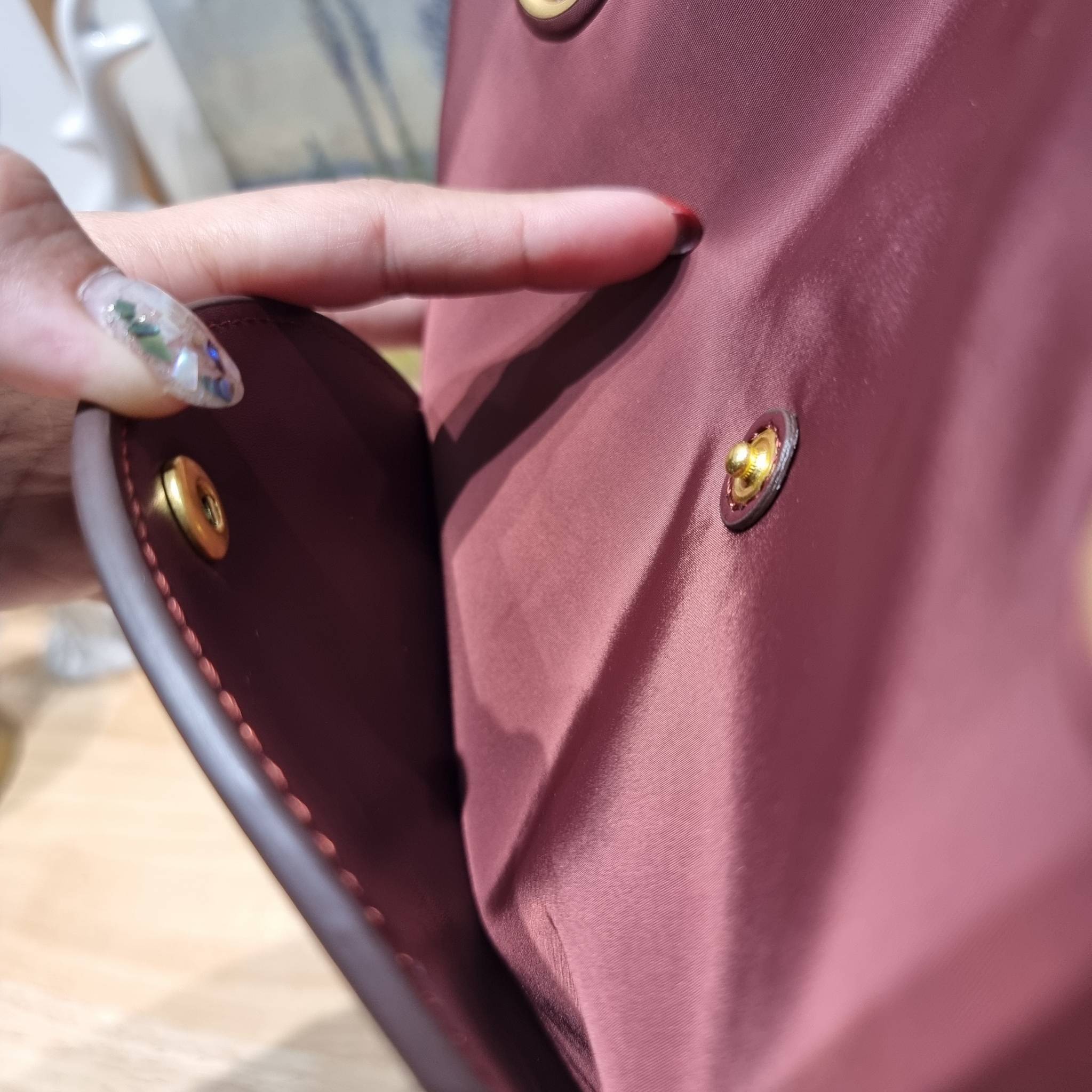 TORY BURCH Ella Chain Tote Bag / TORY TOTE NYLON BAG พร้อมส่ง 4 สี กระเป๋าสะพายทรงโท้ทใบใหญ่ จุของไปเลยแน่นๆ รูปทรงคลาสสิคชวนใช้ โดดเด่นด้วย patch โลโก้ แนะนำรีบสั่งใช้ไปสวยก่อนใครได้เลยน้า