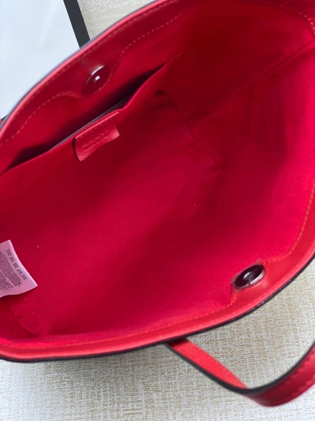 GUCCI Children's tote bag with strawberry fairy print / Gucci kid tote เกรดออริจินอล วัสดุ Canas Supreme สีขาวงาช้าง ภาพสินค้าถ่ายจากงานขายจริงใช้งานต่างประเทศได้