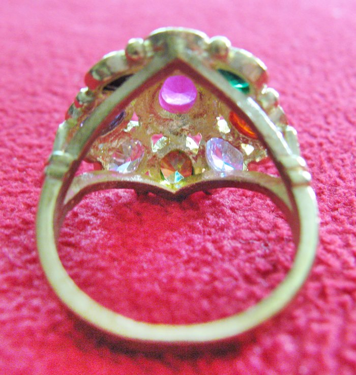 สินค้าหมดค่ะ แหวนพลอยนพเก้า รูปดอกไม้8กลีบ ทองเหลือง แบบ1ค่ะ