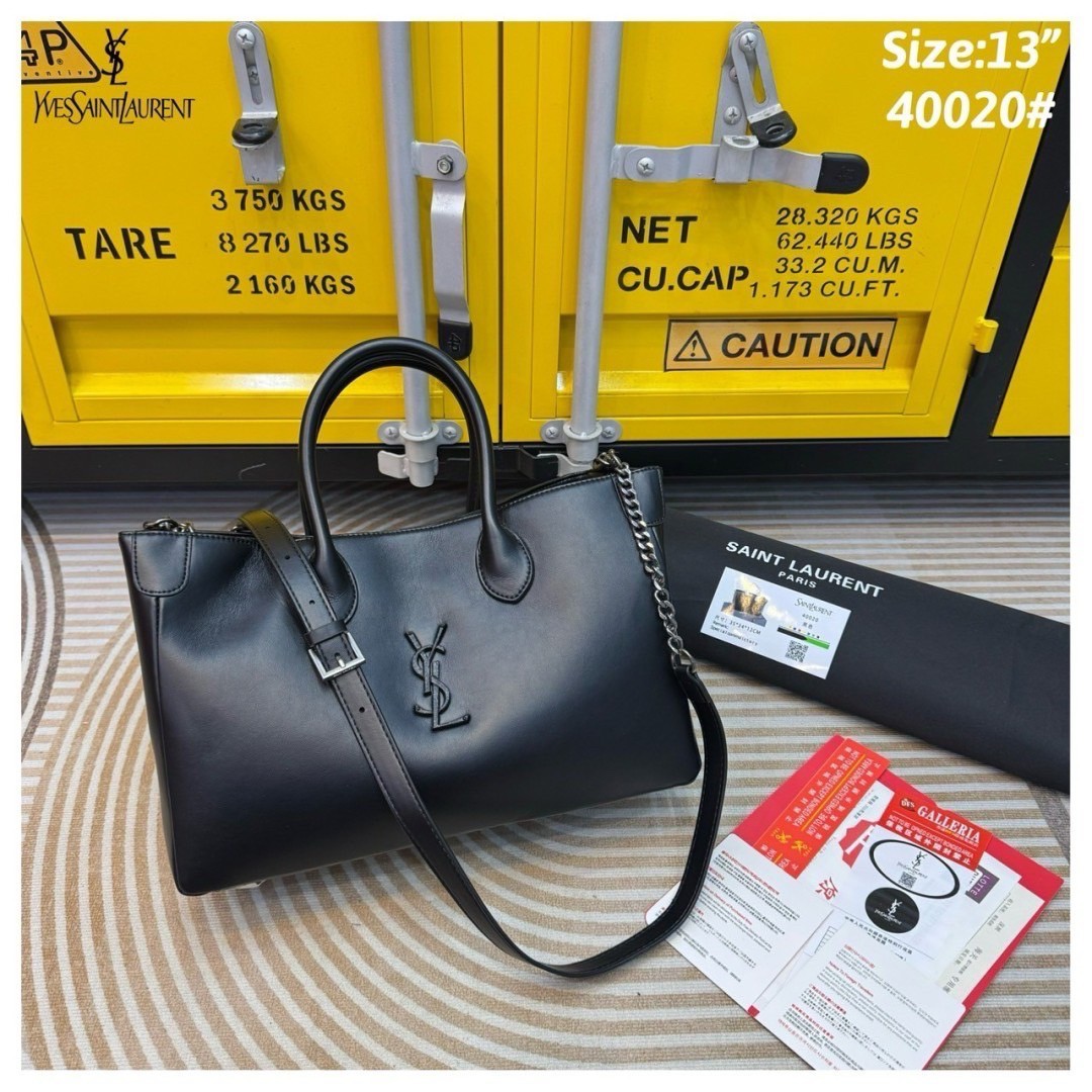 YSL Raphael Tote Bag กระเป๋าสะพายทรงโท้ทคอลใหม่ ขนาดกำลังสวย จุของได้เต็มที่ รูปทรงคลาสสิคชวนใช้ แต่งโลโก้หนังยับโดดเด่นเป็นเอกลักษณ์