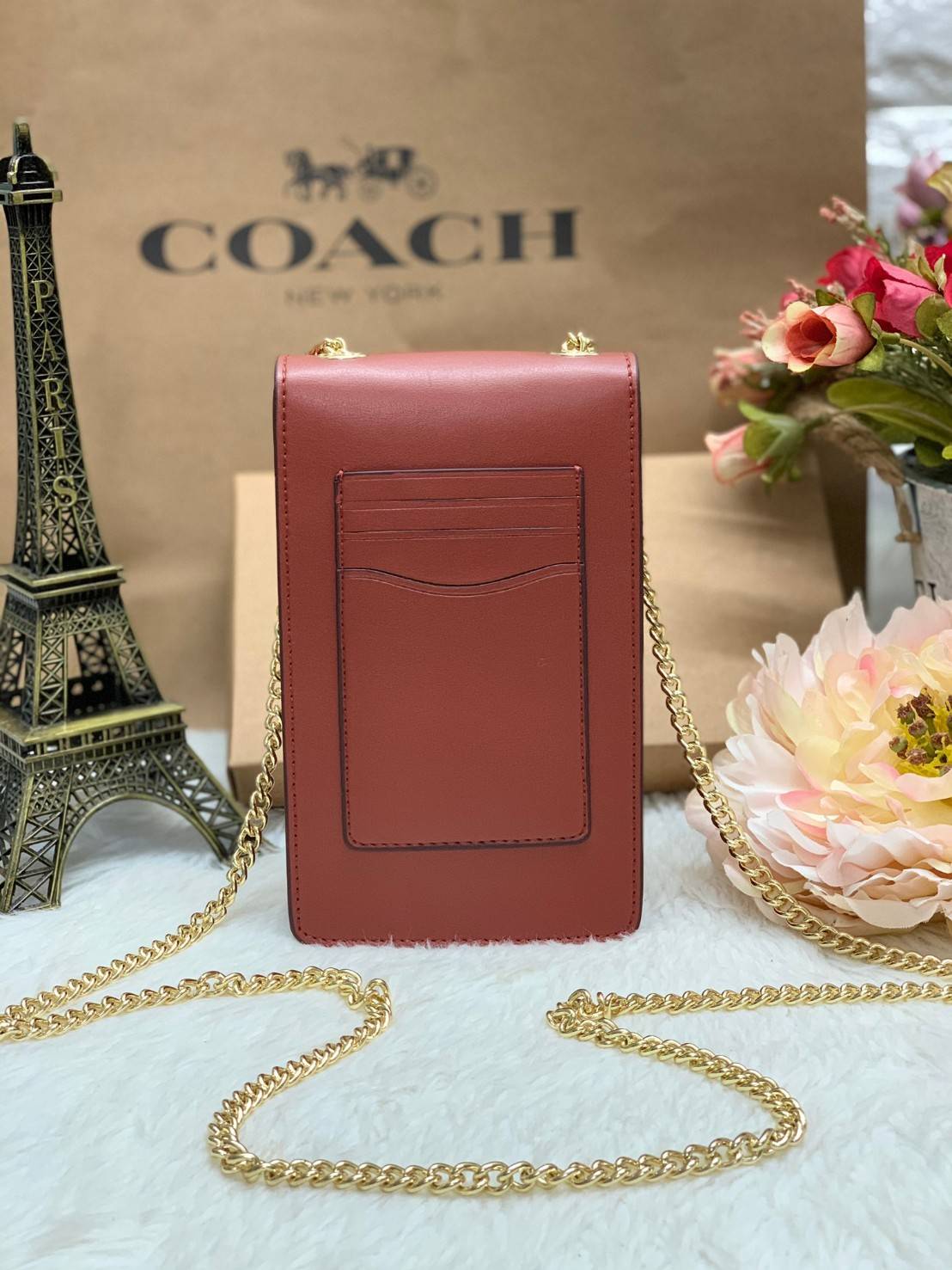 COACH PHONE CASE CROSSBODY BAG ((73486//76988//76357//39955//91046)) COACH NORTH/SOUTH CROSSBODY IN SIGNATURE CANVAS กระเป๋าใส่โทรศัพท์รุ่นนี้ มีความโดดเด่นทั้งดีไซน์และคุณสมบัติในการใช้งาน ด้วยลวดลายที่มีซิกเนเจอร์เป็นเอกลักษณ์แล้ว ด้านหลังยังมีช่องใส่กา