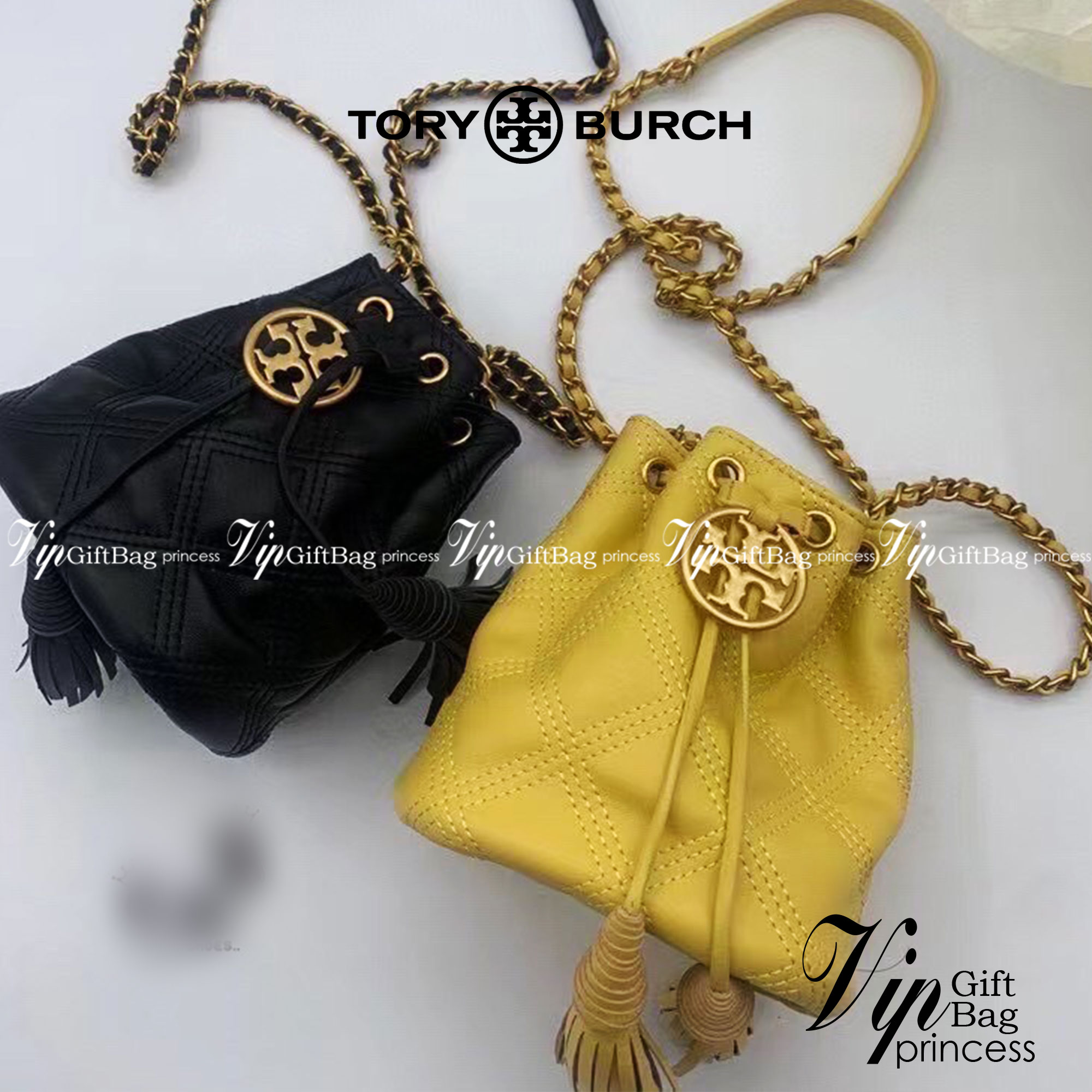 Tory Burch Fleming Soft Mini Bucket Bag กระเป๋าทรงขนมจีบขนาดมินิรุ่น Fleming ดีเทลการตัดเย็บควิลท์สี่เหลี่ยมสุดหรู แพทเทิรน์สุดคลาสสิค ภายในเป็นช่องโล่ง ใส่ของสำคัญจุกจิกได้ สายหนังสลับโซ่ เพิ่มดีเทลความแพงไปอีก จะสะพายไปไหนก็ได้ทุกโอกาส สวยเลิศทุกสี พร้อ