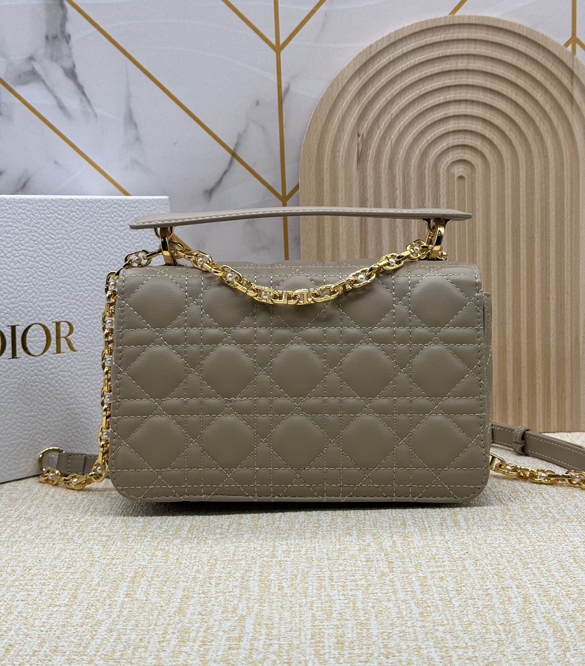 SMALL DIOR JOLIE TOP HANDLE BAG กระเป๋าสะพายดิ-ออร์ รุ่นใหม่ งานหนังสวย เกรดออริจินอล สลับแท้ ใช้งานต่างประเทศได้ งานสวยตามรูป ภาพถ่ายจากงานขายจริง