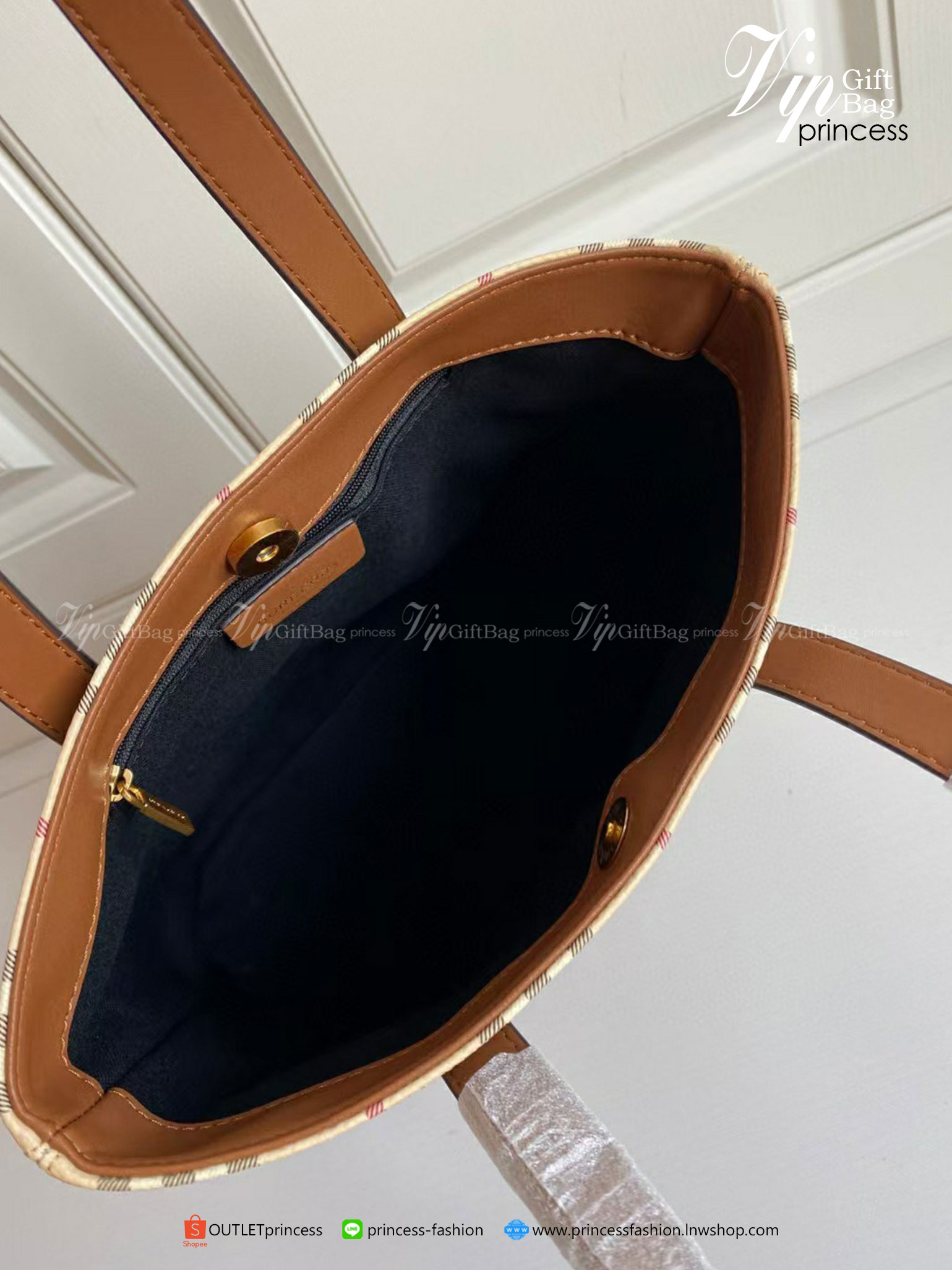 พรีเมี่ยมกิ๊ฟแท้ 100% BURBERRY TOTE VINTAGE BAG VIP GIFT WITH PURCHASE (GWP)