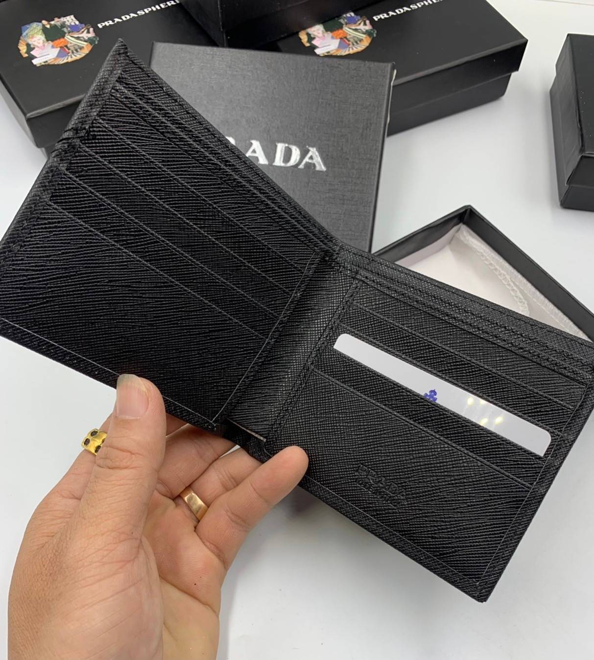 VIP หนังแท้ 】PRADA Saffiano Bifold Wallet logo plaque bi-fold men wallet