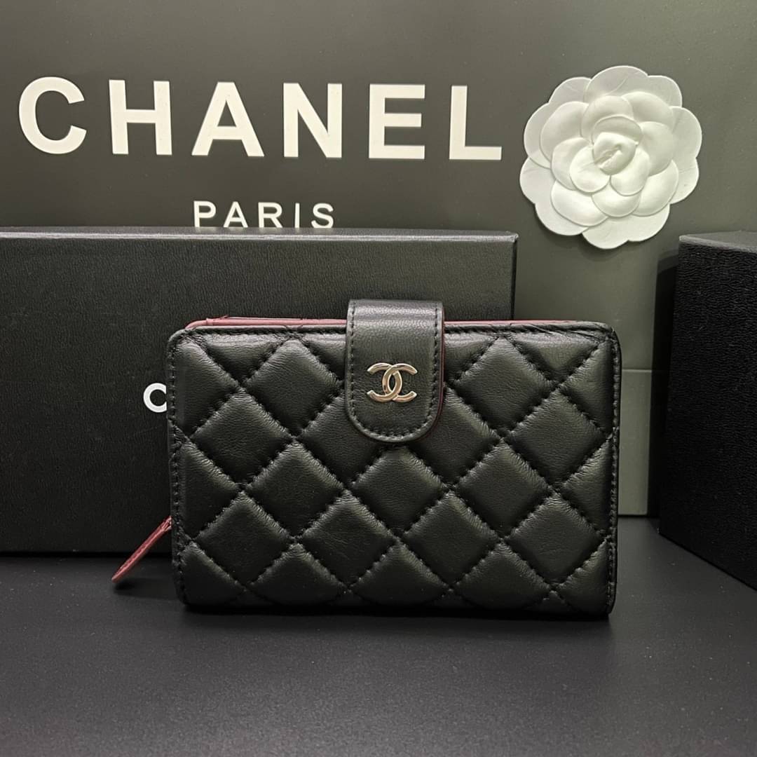 Chanel Wallet Medium / CHANEL ZIP WALLET รุ่นยอดนิยมคลาสสิกเป็นอมตะ เป็นใบยอดนิยมของสาวๆ เลยค่าา พร้อมส่งที่ไทยไม่ต้องรอพรีฯ สาวก Chanel Must Have! นะคะ