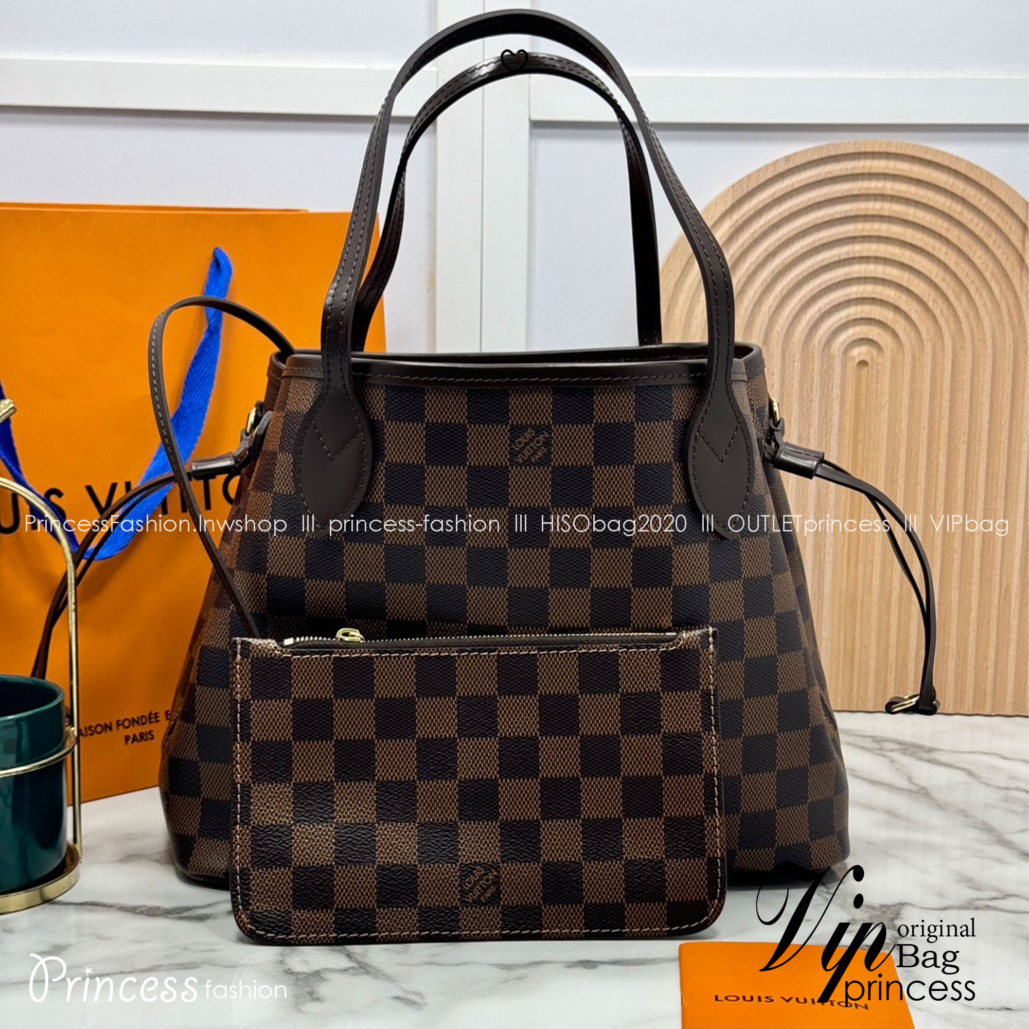 TOP ORI หนังแท้ | LV Neverfull PM bag Monogram Canvas กระเป๋าสะพายทรงโท้ท PM ดีไซน์คลาสสิกเหนือกาลเวลาเข้ากับดีเทลที่สืบทอดมายาวนาน Monogram แคนวาสแต่งขอบหนัง ดีไซน์พื้นที่ด้านในกว้างทว่าดูเพรียวบาง
