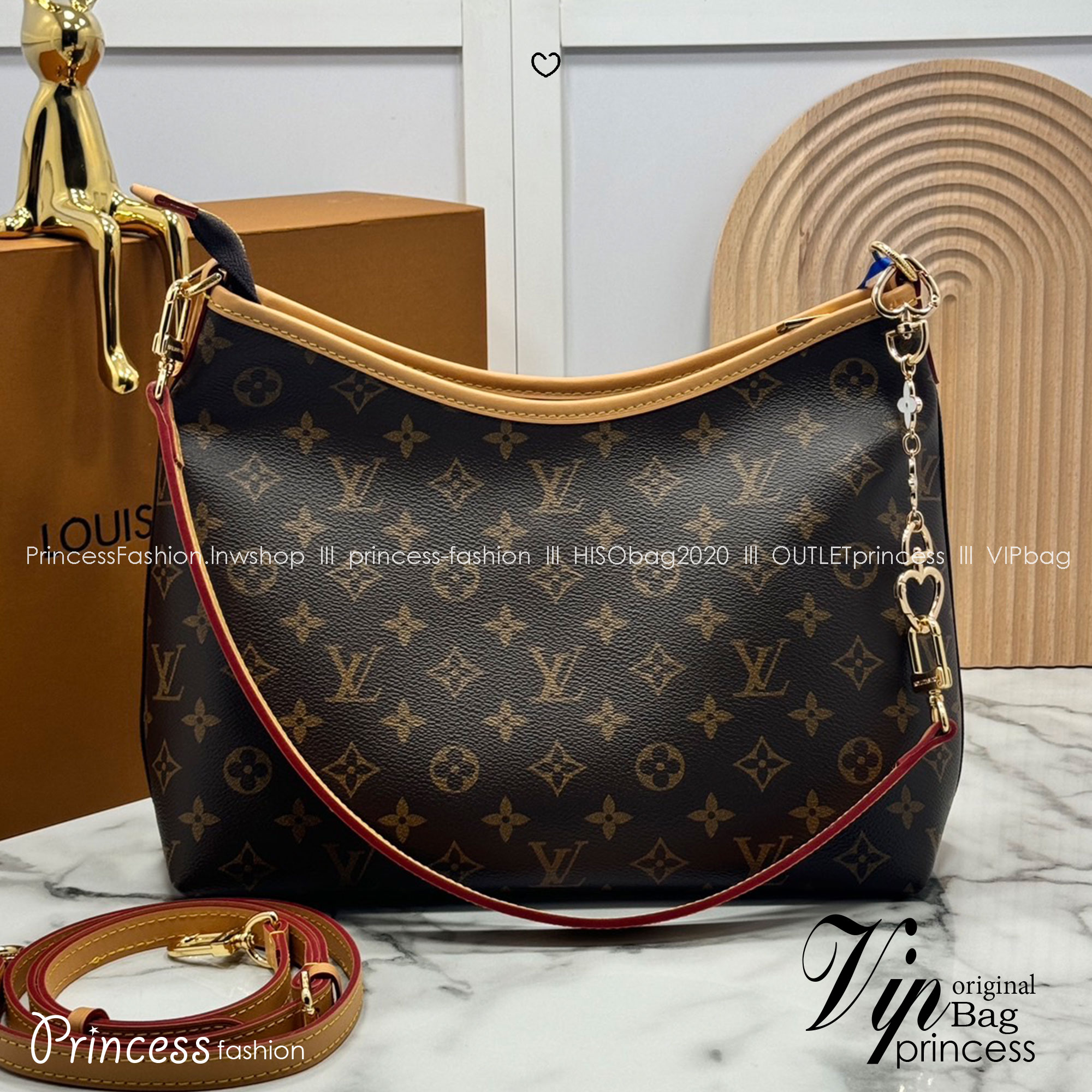 ORI หนังแท้ | LV CarryAll Monogram canvas 30cm กระเป๋าสะพายแครี่ออลรุ่นใหม่ ใบใหญ่จะของได้เยอะดีไซน์เรียบหรู มาพร้อมห่วงโซ่หัวใจห้อยสุดคิ้ว และสายสะพายแยกถอดได้ สวยหรูคลาสสิก