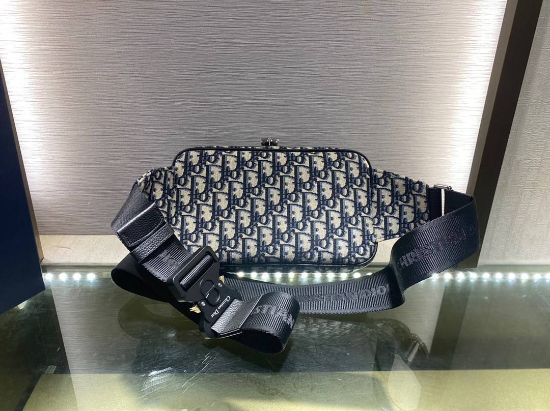 หนังแท้ DIOR BEIGN AND OBLIQUE JACQUARD WAIST BAG / DIOR Belt Bag พร้อมส่งที่ไทย งานหนังแท้และผ้าแจ็คการ์ดออริจินอล ภาพสินค้าถ่ายจากงานขายจริง ใช้งานต่างประเทศได้